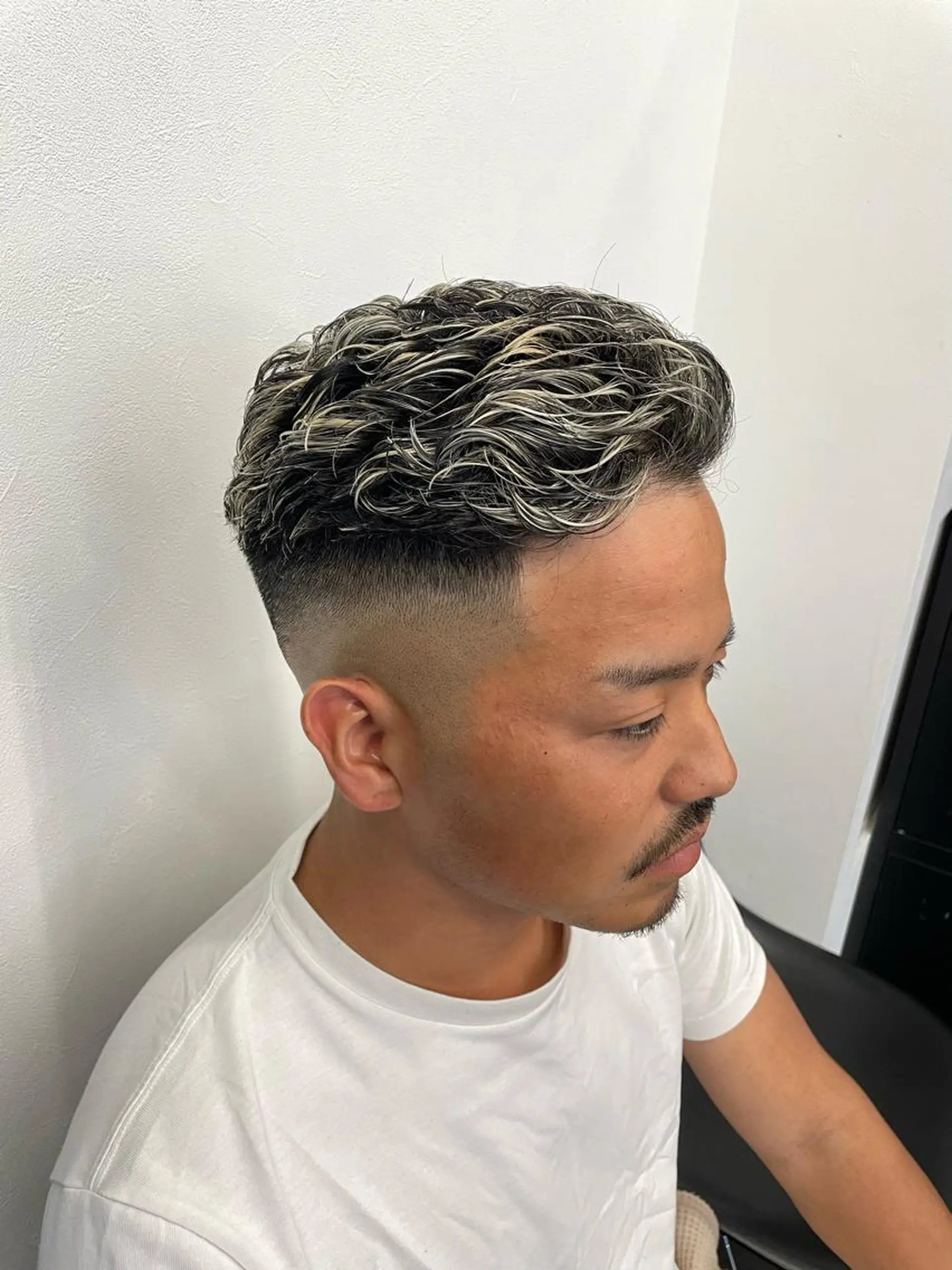 カラー パーマ メンズ メンズハイライト メンズパーマ ハイライトカラー カット ヘアカラー パーマ ヘアセット 🦁メンズ神特化🦁 12月限定/隆太郎のヘアスタイル