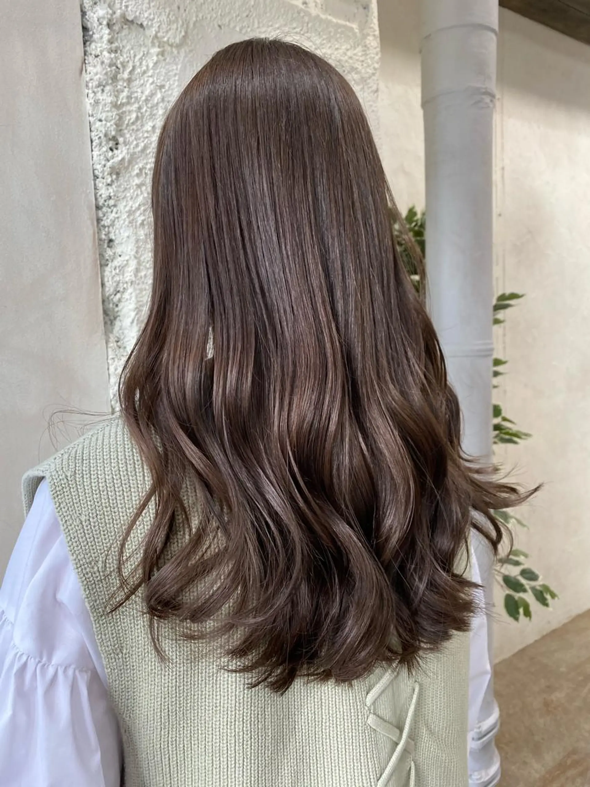 ロング カラー グレージュ オリーブグレージュ オリーブグレー ヘアカラー ALLY（アリー）所属・ミニモお気に入り数 No.1宍戸雄弥のヘアスタイル