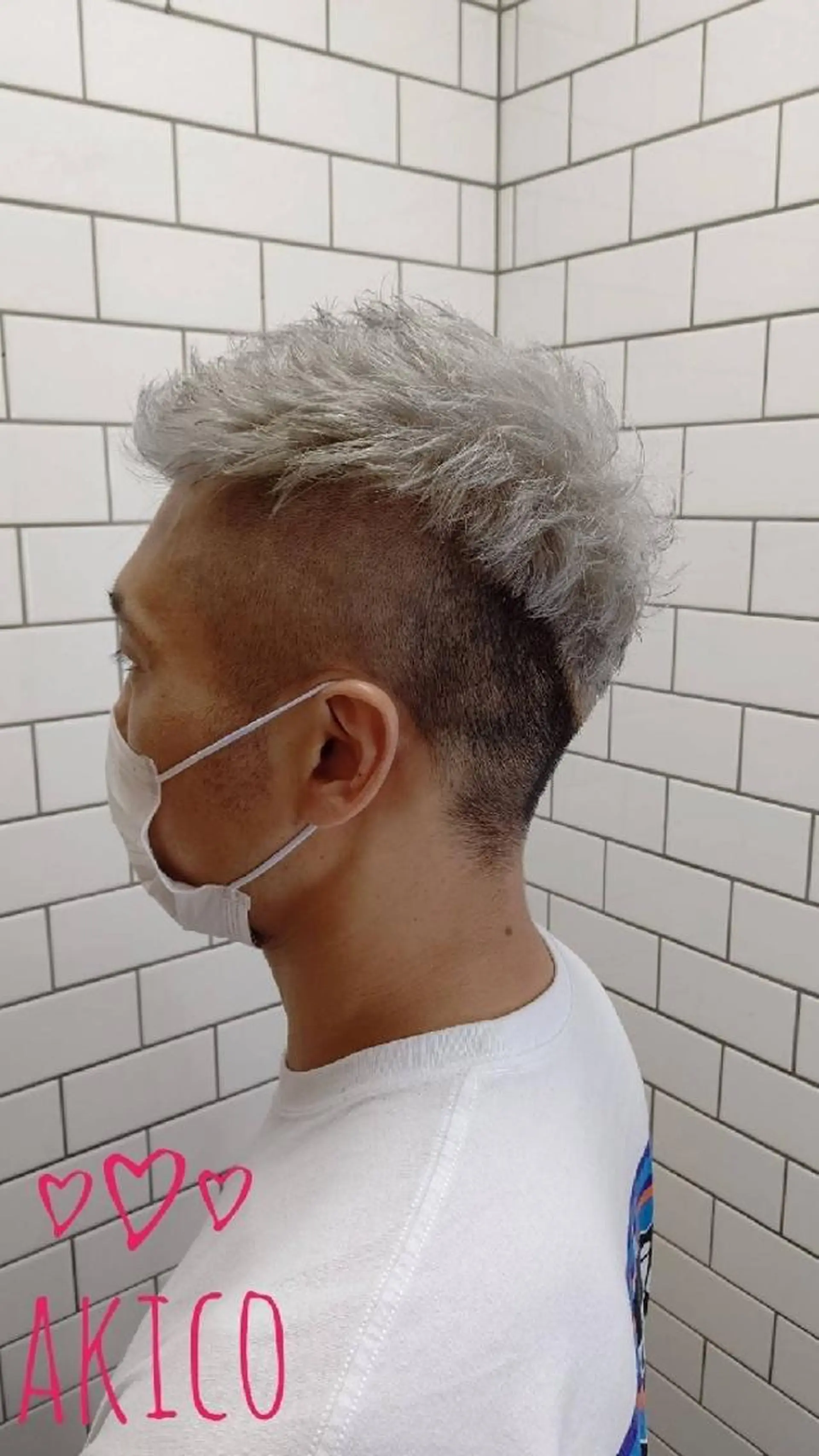 ショート カラー LUXBE GALLERY なんば駅前店所属・ラックスビーギャラリ ー AKICOのヘアスタイル