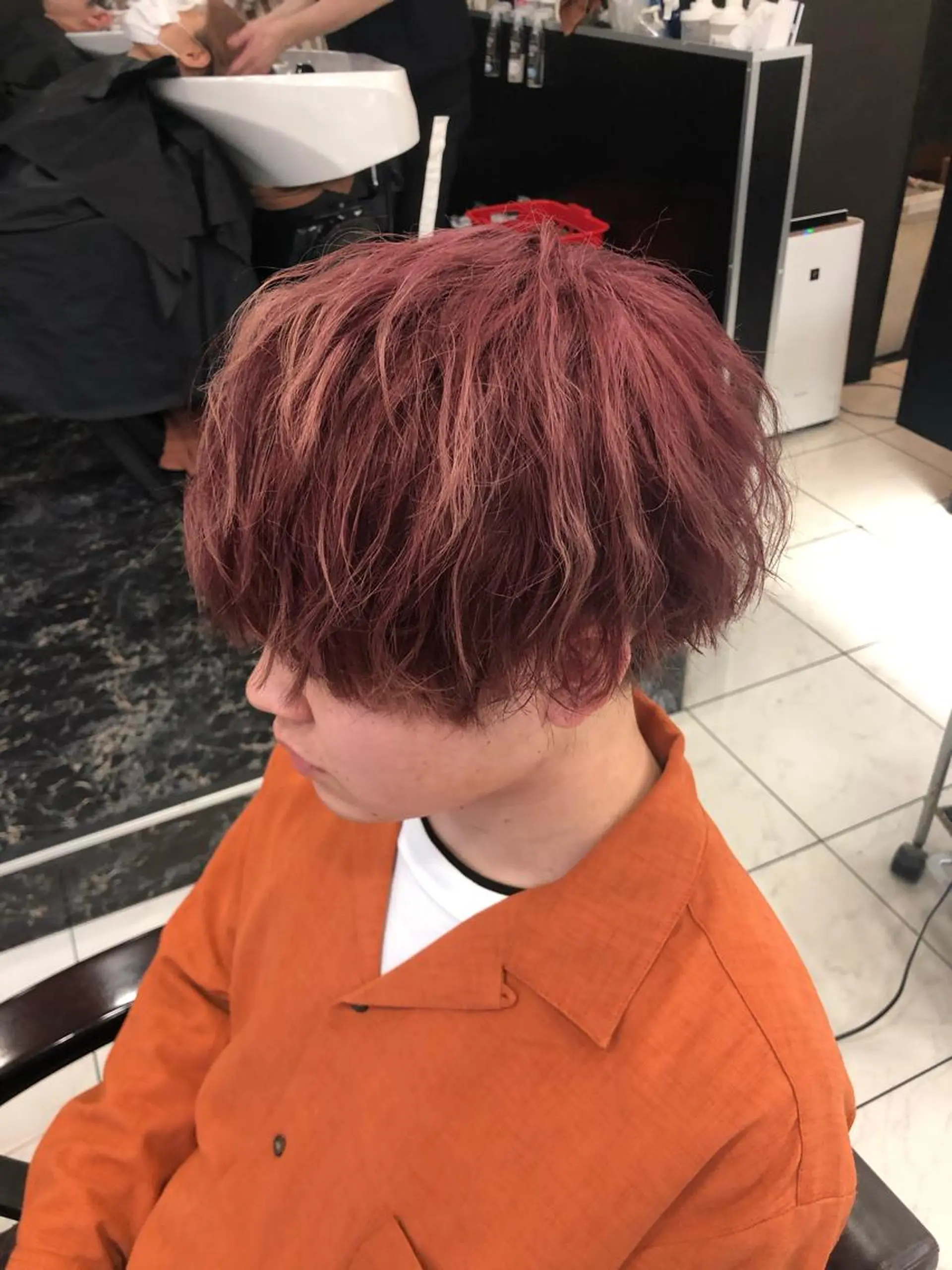 ショート カラー メンズ マッシュ ピンクカラー 曲がる縮毛矯正 髪質改善/西尾 幸樹のヘアスタイル