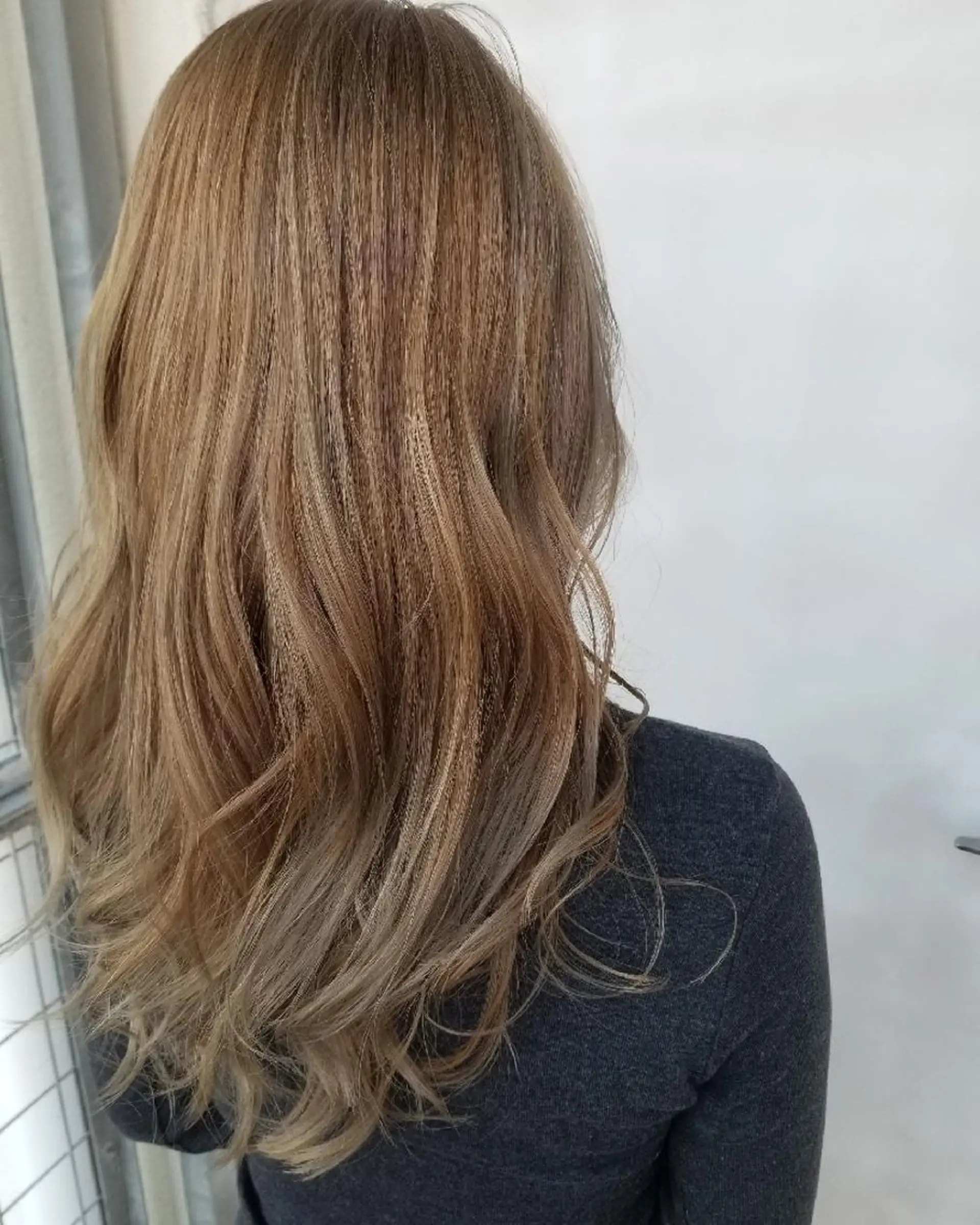 セミロング カラー 501 HAIR studio所属・22時迄営業サロン⭐ YASUHIRO🌿の眉毛・アイブロウイメージ