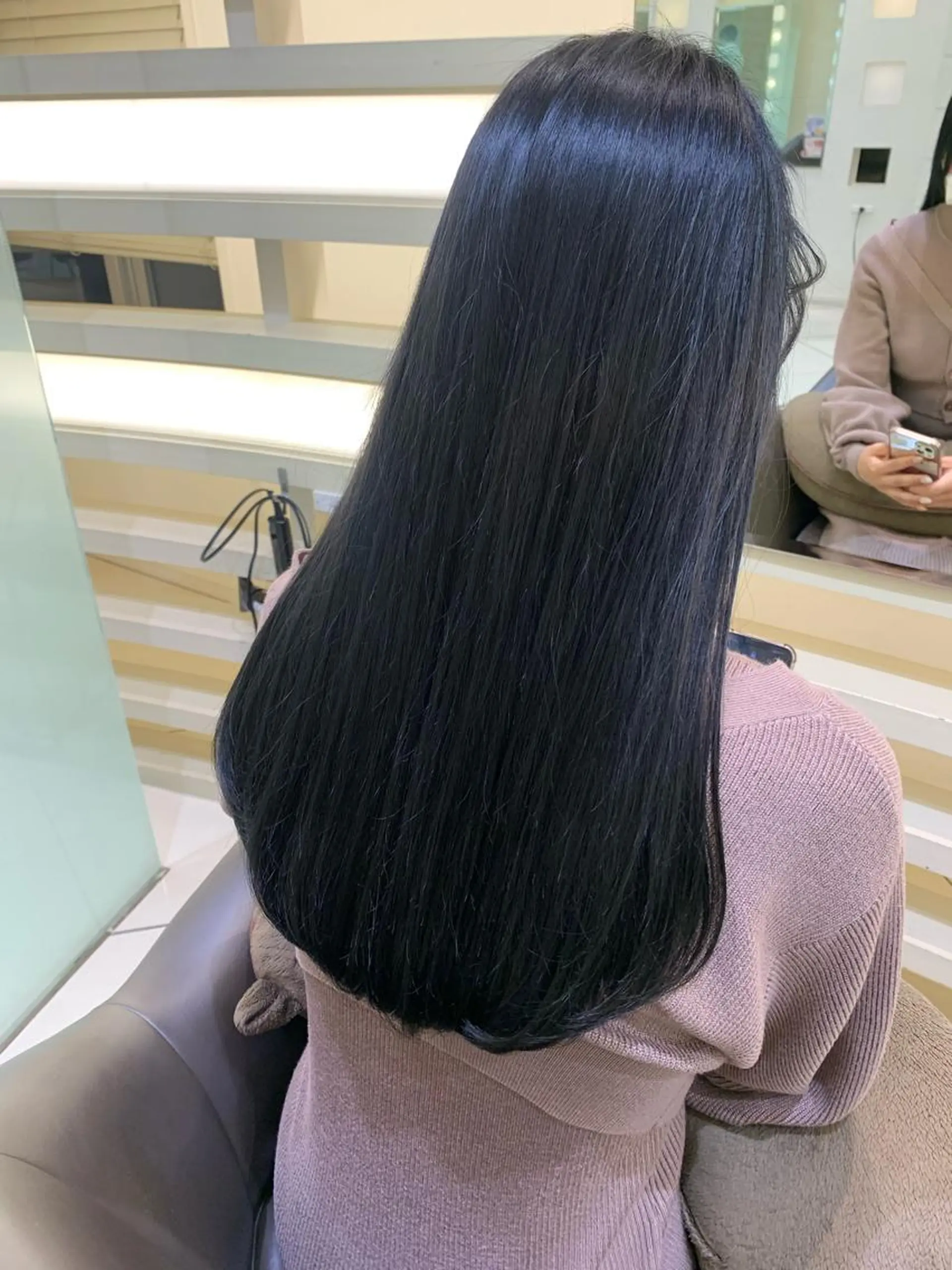 ロング カット ヘアカラー 韓国レイヤー🪽 耳ツボジュエリーのヘアスタイル