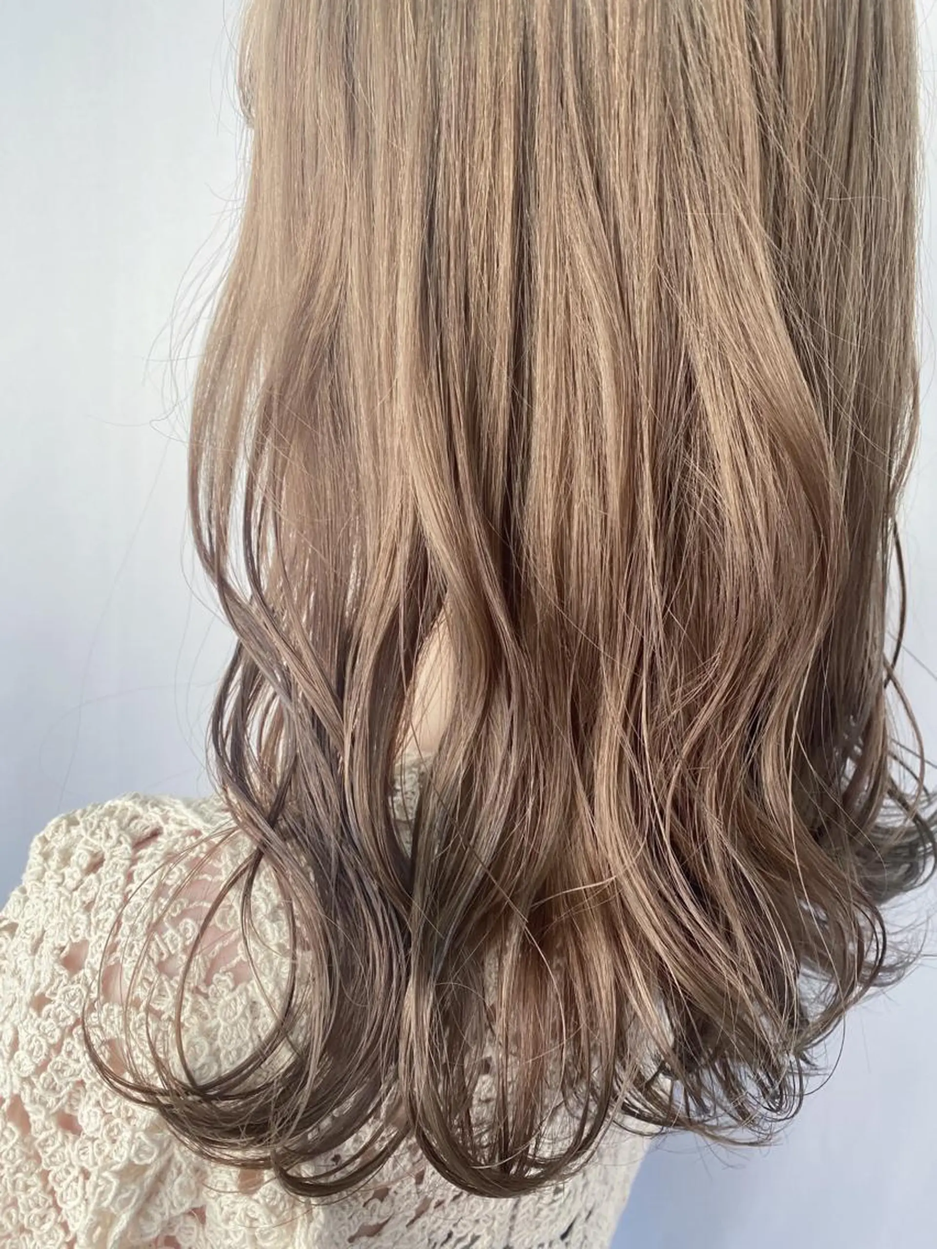 ロング カラー ヘアカラー 畑中 愛梨のヘアスタイル