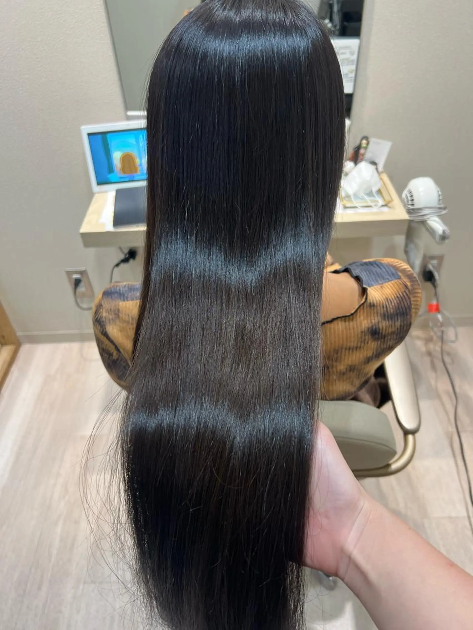ロング カット ヘアカラー トリートメント ヘッドスパ mina .のヘアスタイル