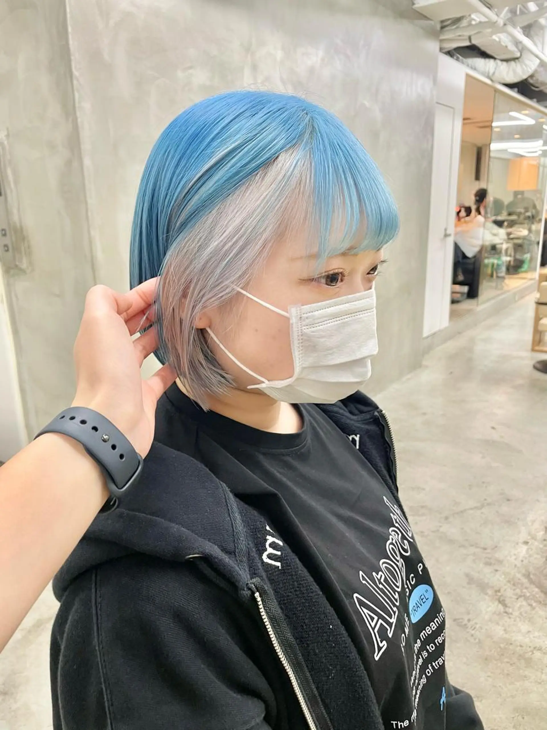 ミディアム カラー パーマ ヘアアレンジ メンズ ミディアムパーマ メンズバレイヤージュ メンズブリーチ センターパート フェードカット ヘアカラー トリートメント ハイトーン/レイヤー 🌸さくらのヘアスタイル