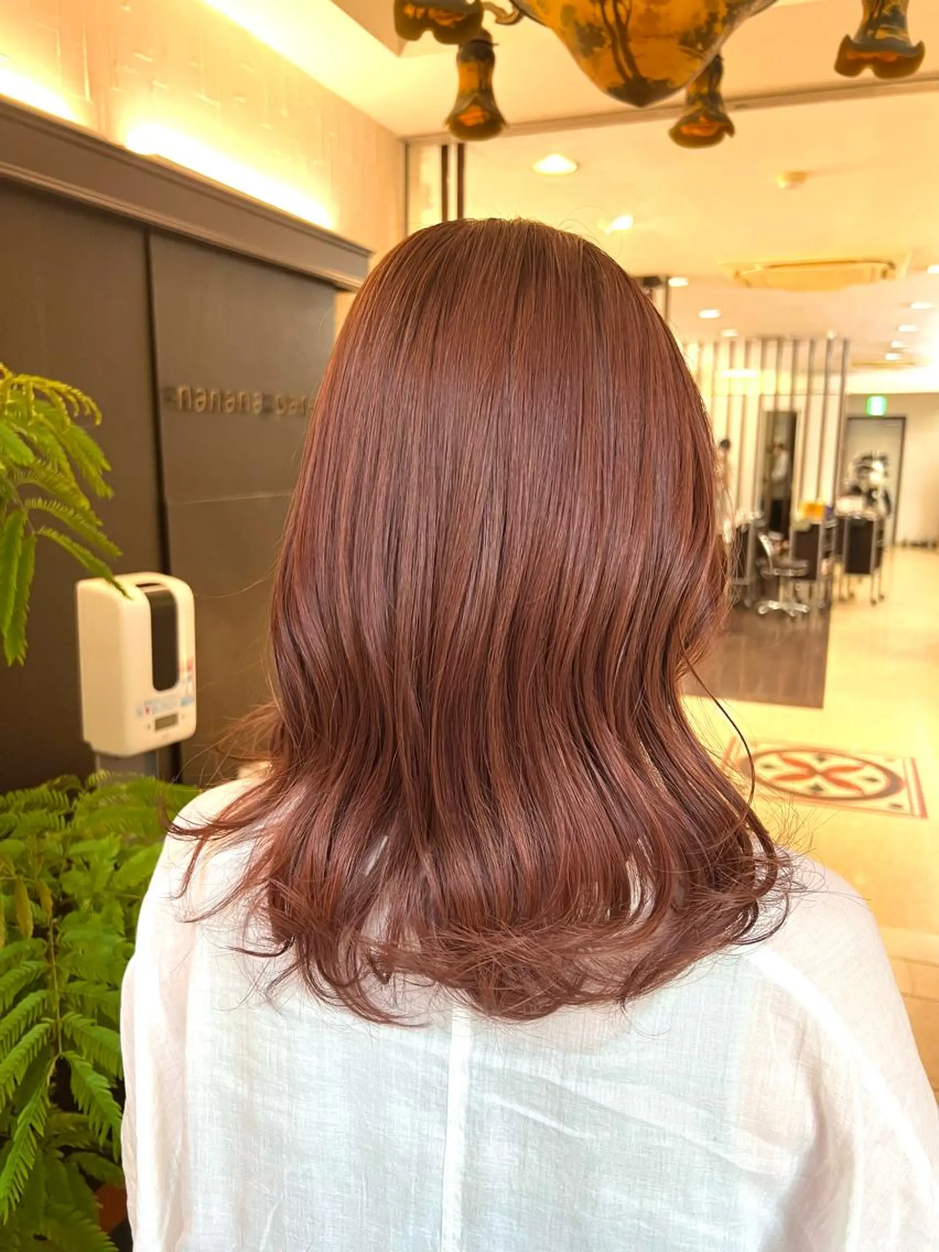 ミディアム カラー ナナナパレナ所属・NARUSE✂︎ カラースペシャリストのヘアスタイル