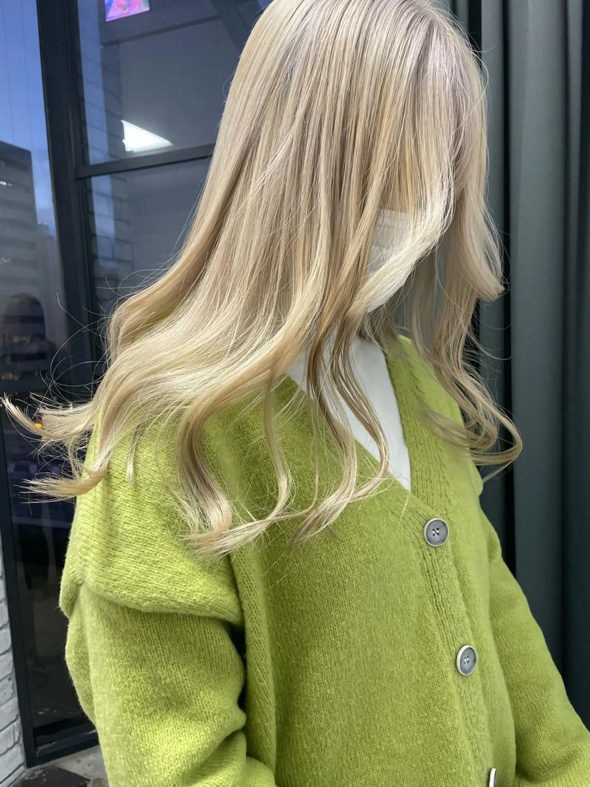 セミロング ヘアカラー トリートメント ✨ブリーチ特化✨ 💚Acchon💚のヘアスタイル