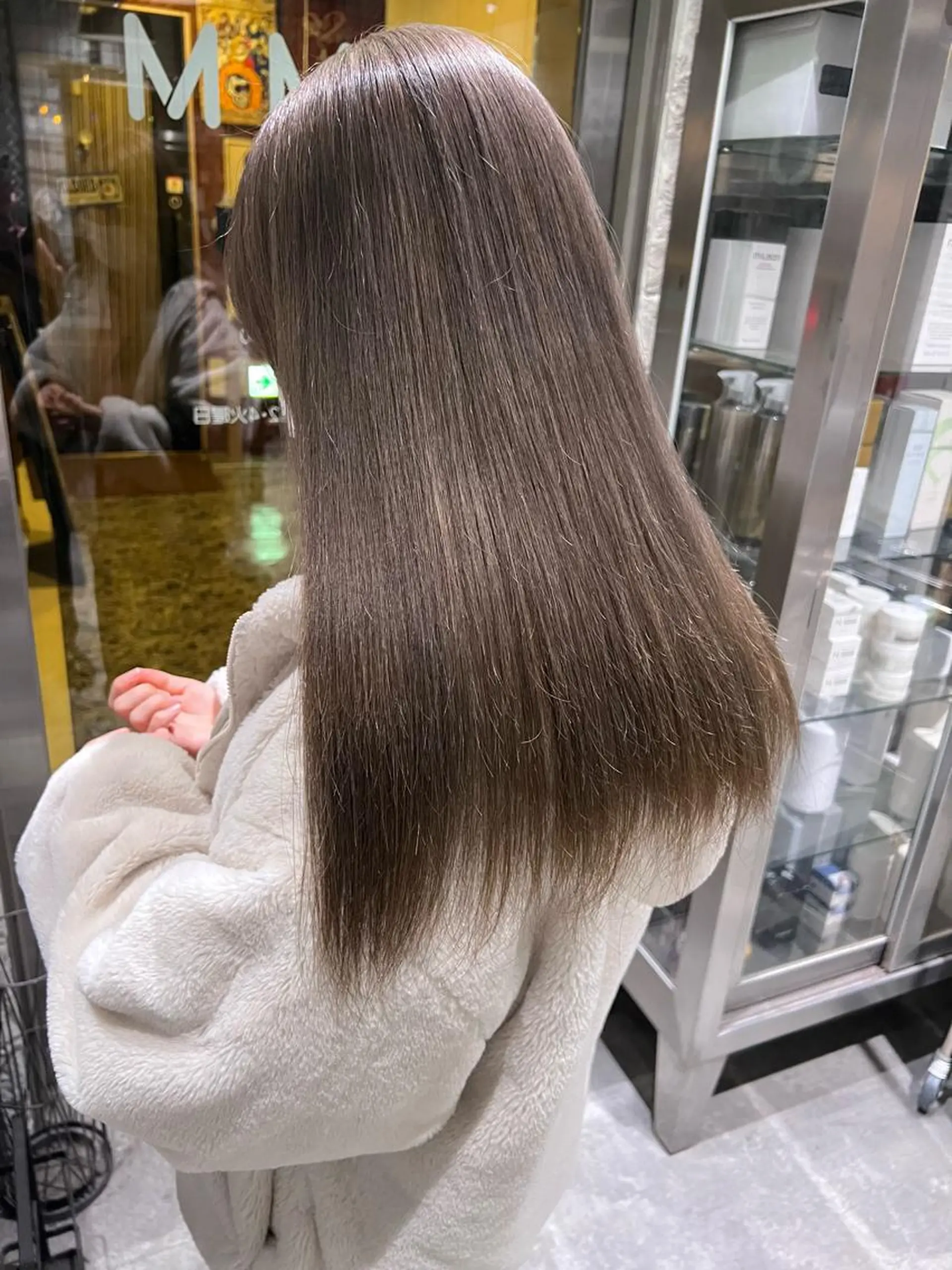 カラー グレージュ ミルクティーグレージュ カット ヘアカラー AYANE 韓国ヘア /レイヤーカットのヘアスタイル