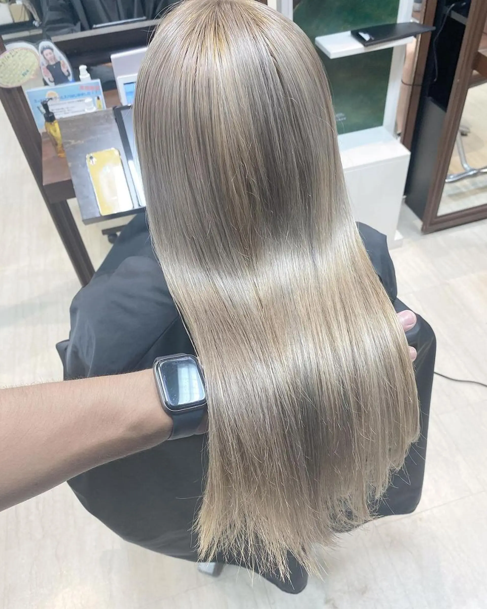 セミロング カラー 髪質改善 Noe心斎橋店のヘアスタイル