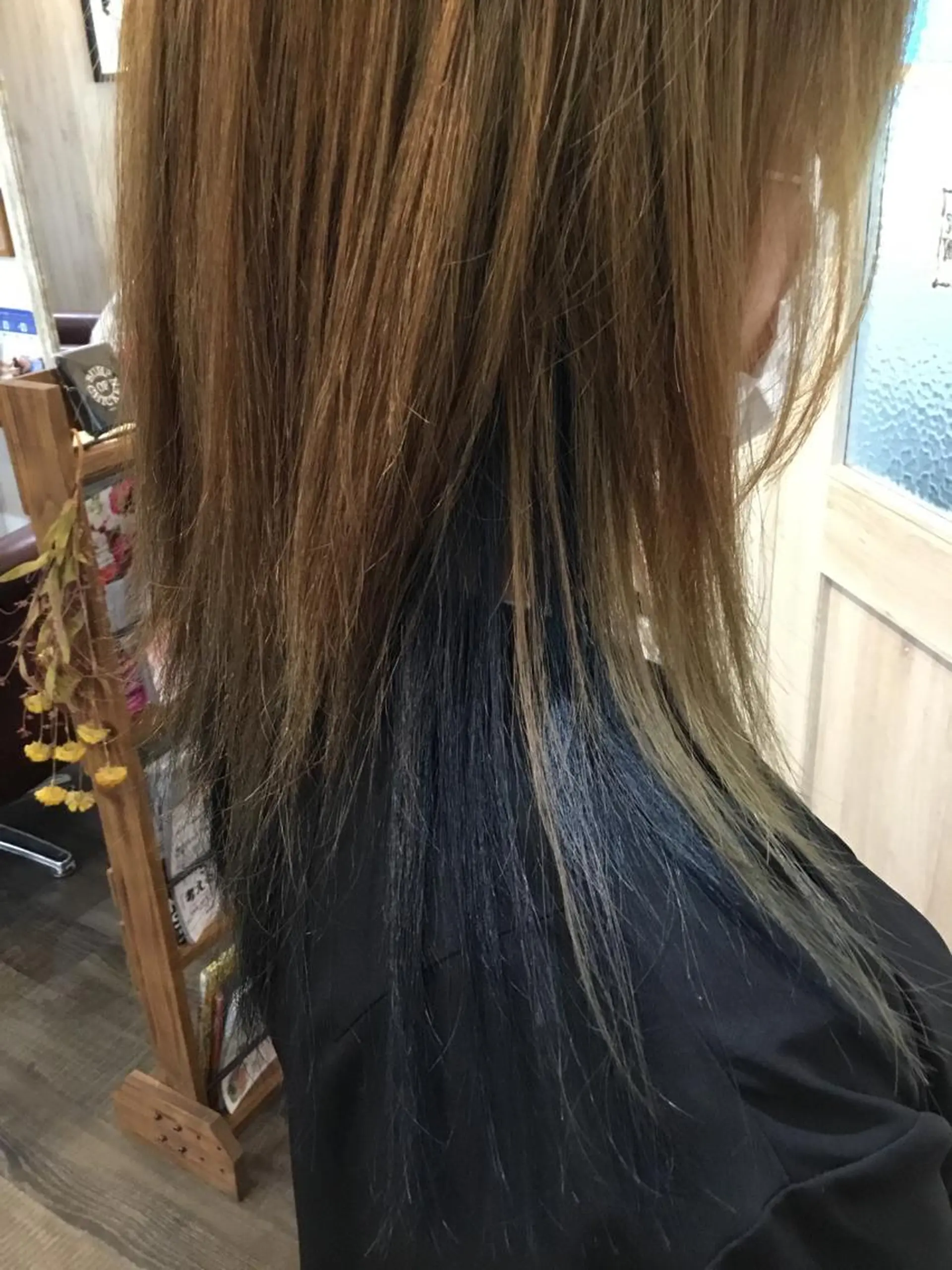 セミロング カラー embrace エンブレイスのヘアスタイル