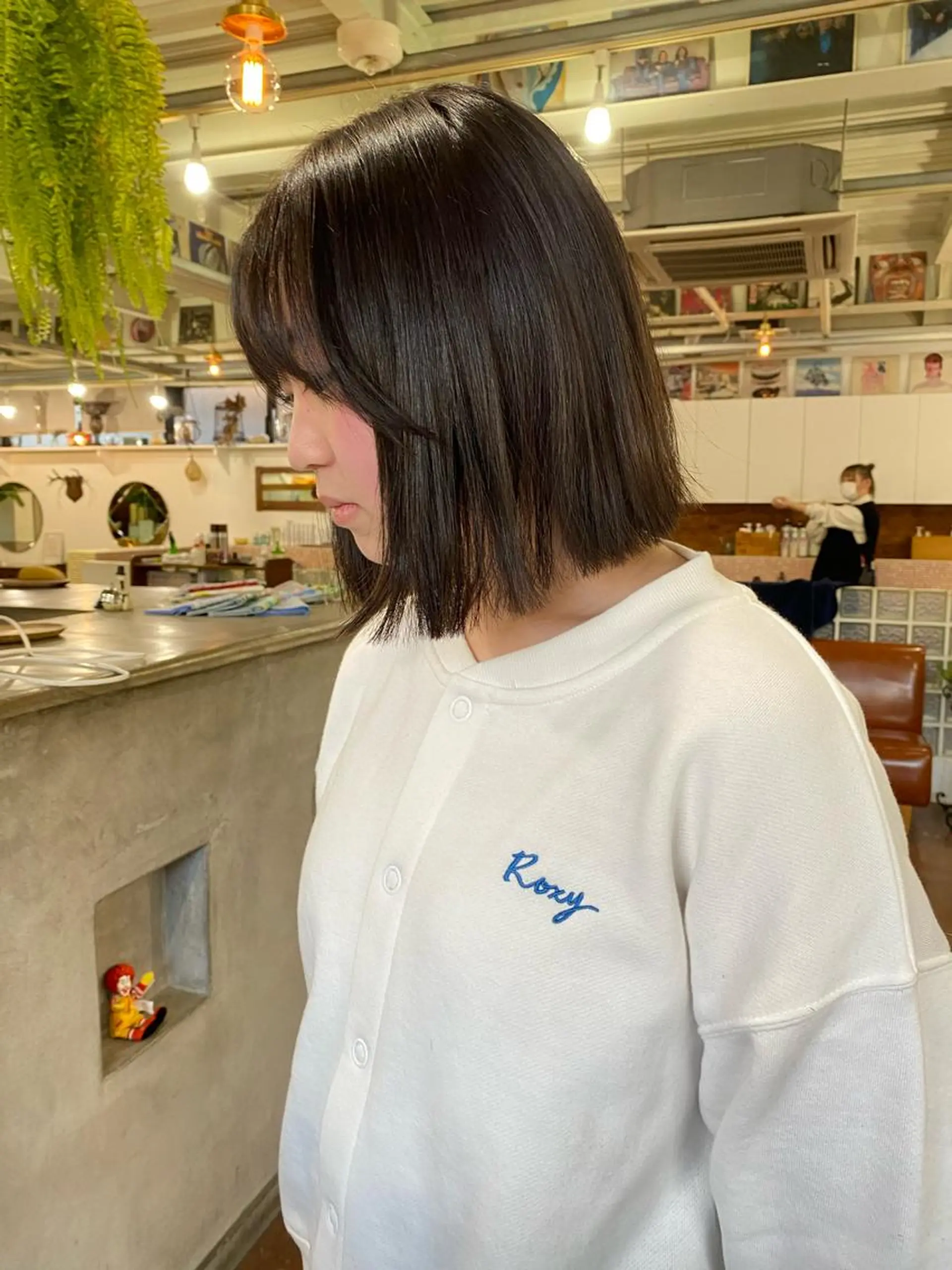 ショート ボブ サイドバング 外ハネヘア カット 横澤 渚沙のヘアスタイル