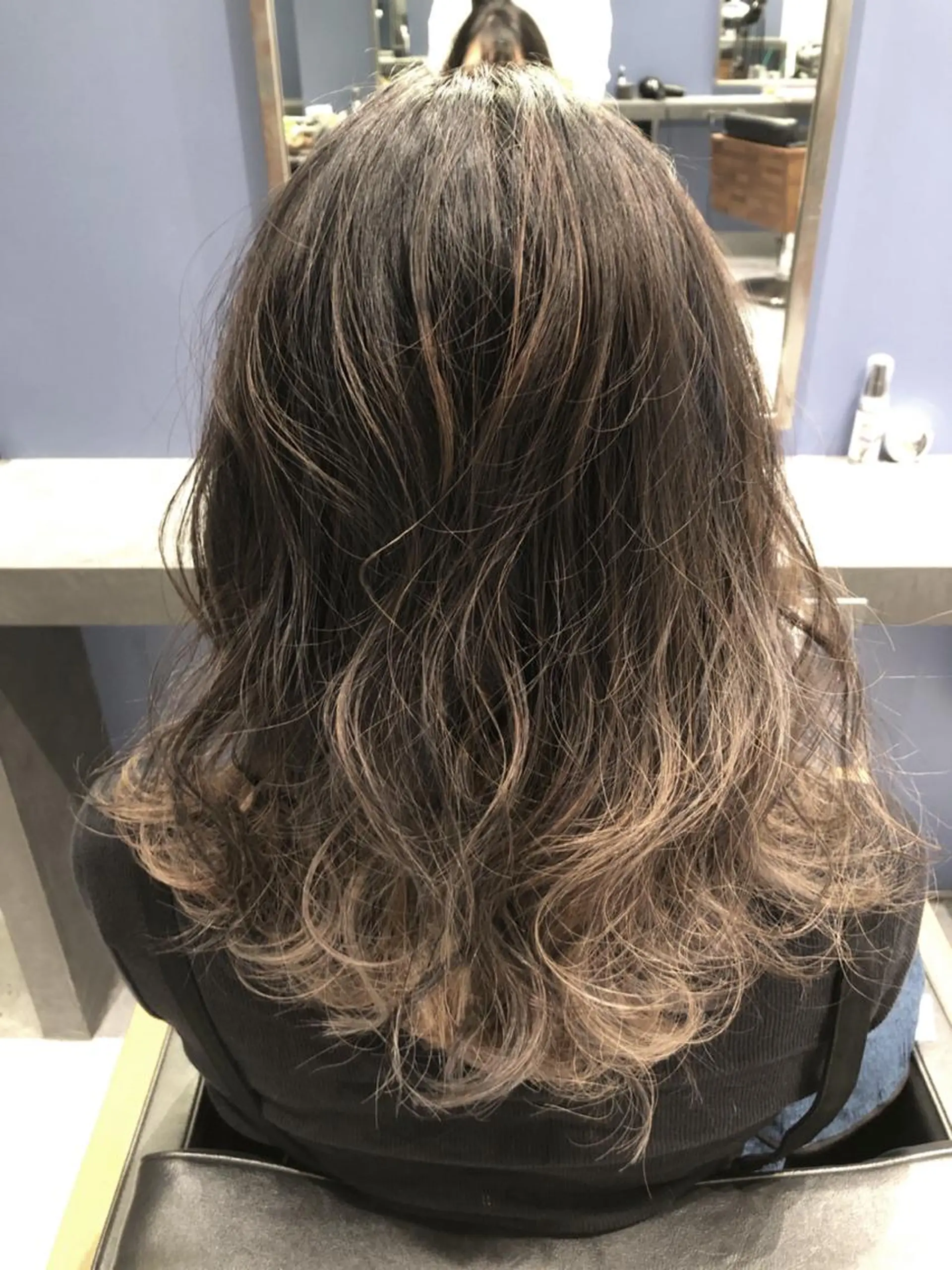セミロング カラー アッシュ バレイヤージュ レイヤーカット 本物のブリーチ縮毛 /デサキショウヘイのヘアスタイル