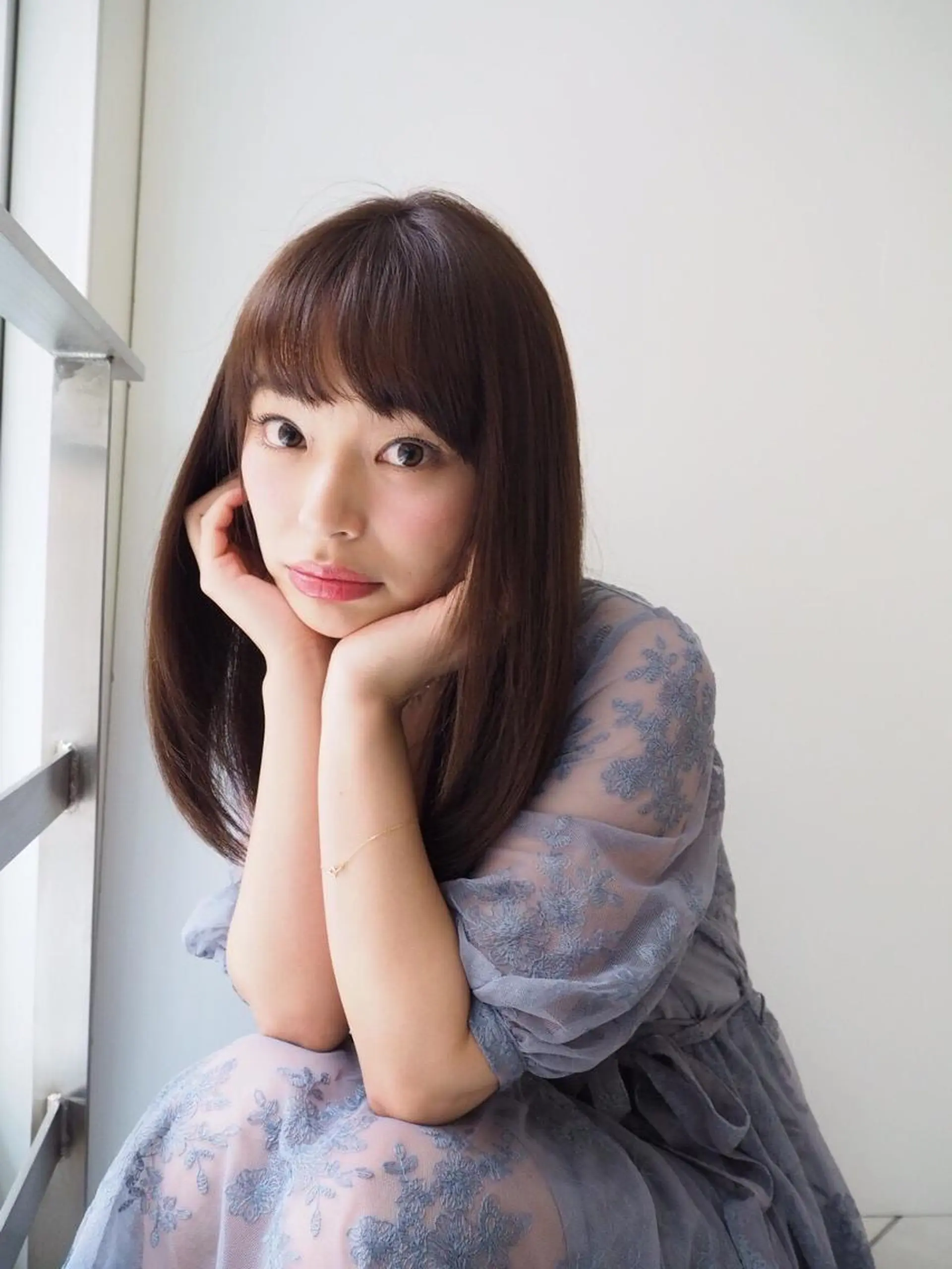 ミディアム 小林 永佳のヘアスタイル