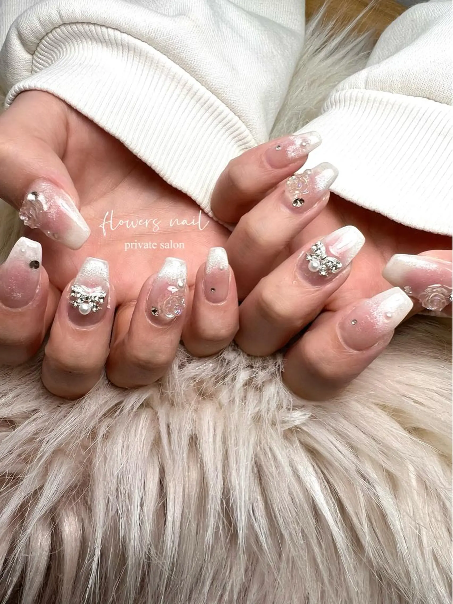ネイル ジェルネイル ガーリー グラデーション マグネットネイル 持ち込み ハンドネイル flowers nailのネイルデザイン