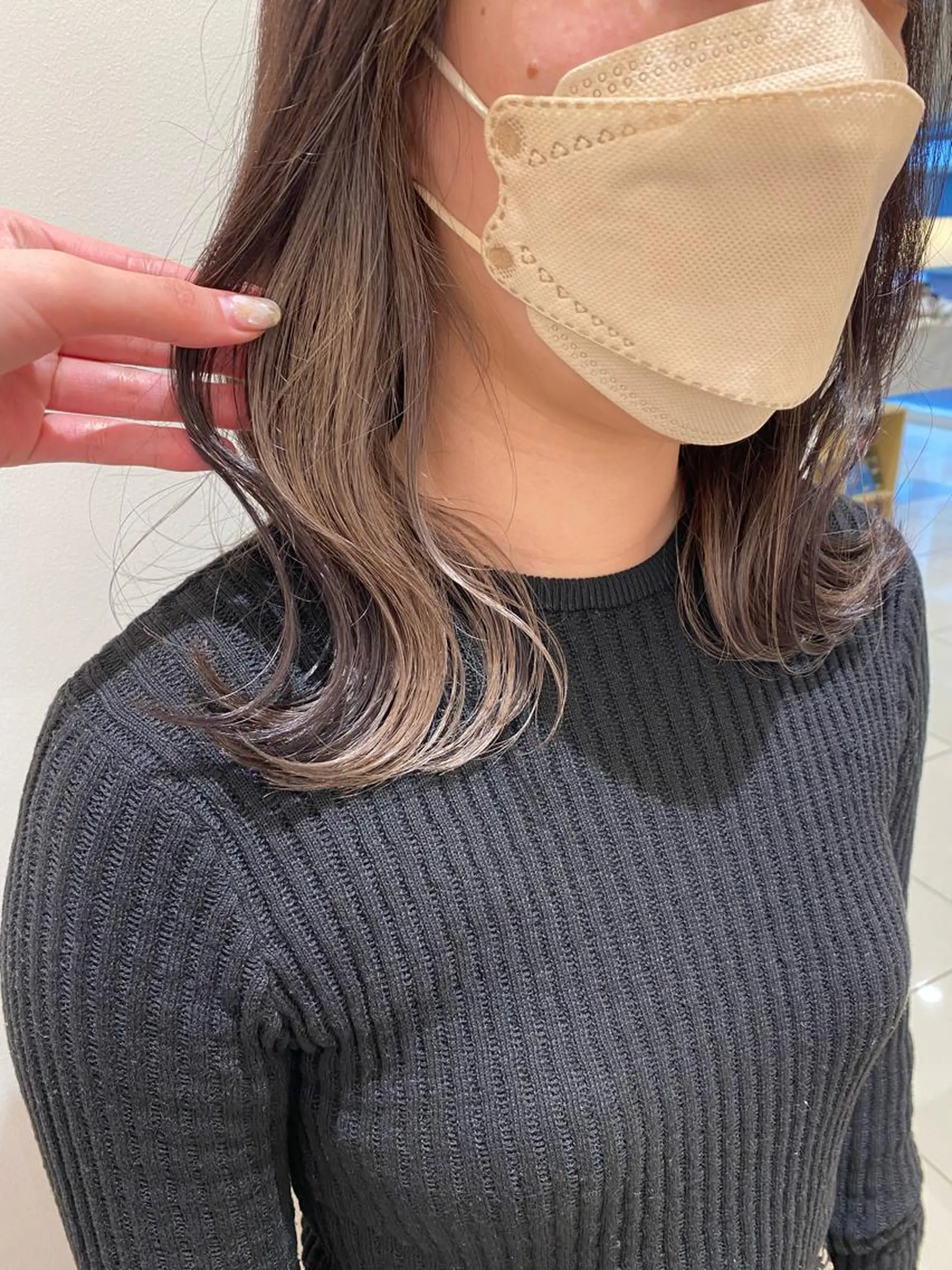 セミロング カラー カット ヘアカラー トリートメント プレイングカラー🤍 細めハイライトのヘアスタイル