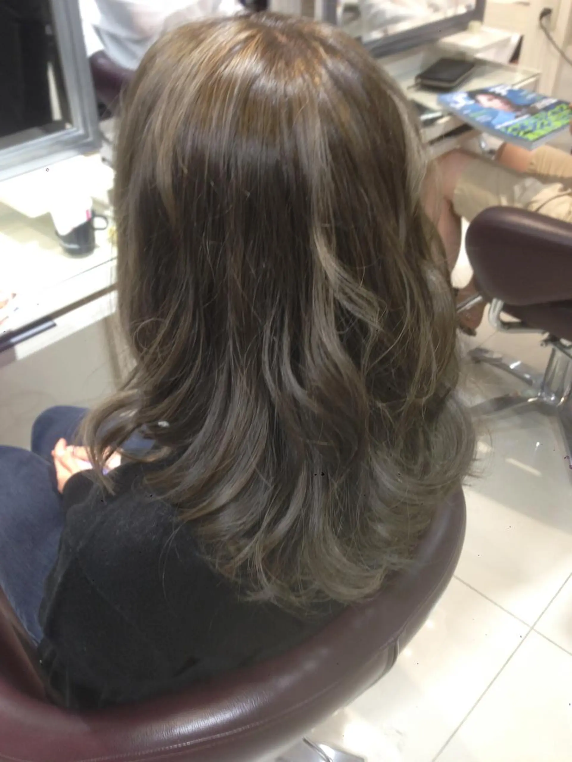 セミロング ロング カラー グレージュ ✨艶髪✨透明感✨ 山内大樹のヘアスタイル