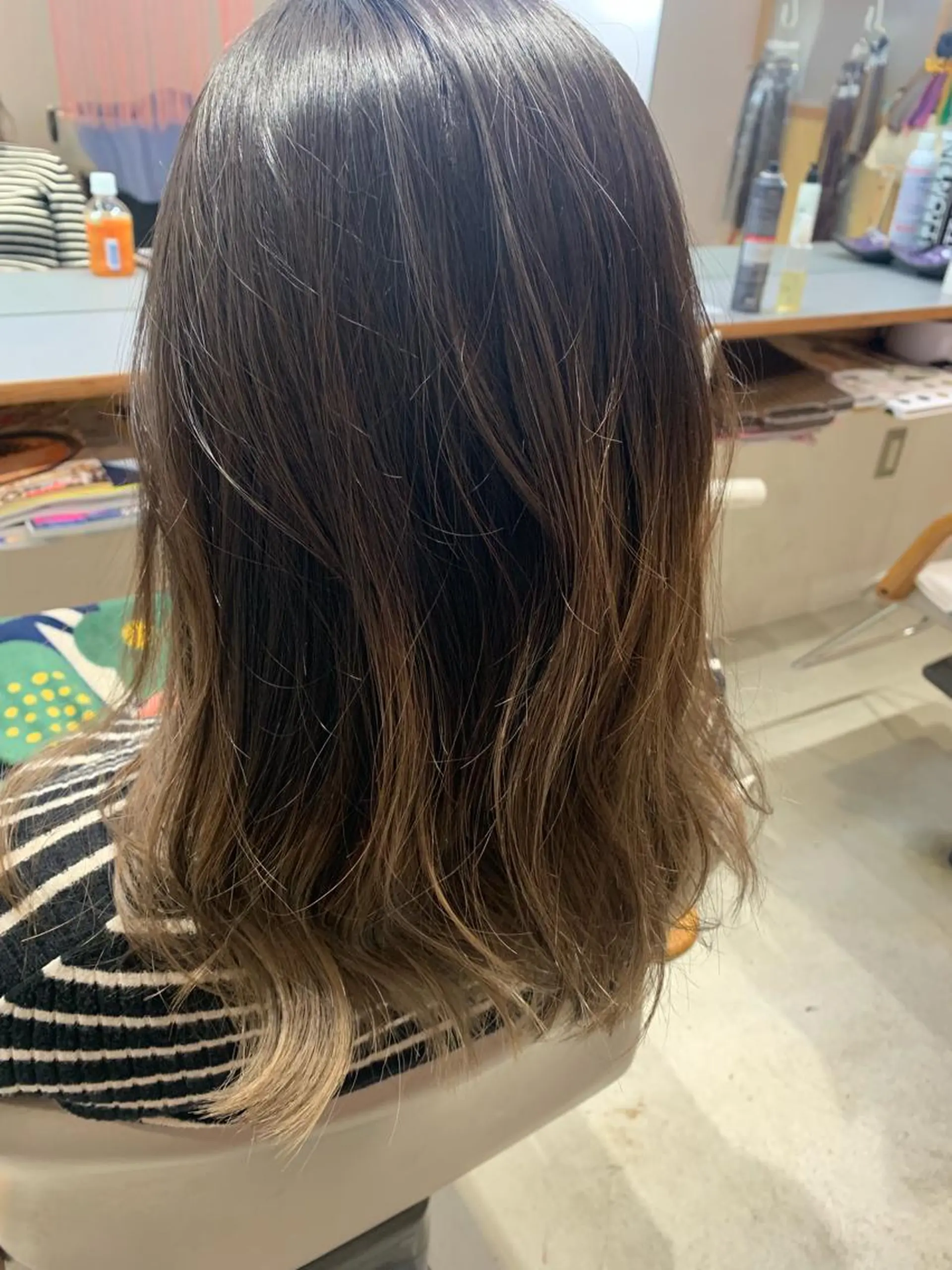 ロング カラー メンズ キッズ グラデーションカラー カラーワールドカンナヘアーメゾン所属・北出 沙也加のマツエク・マツパデザイン
