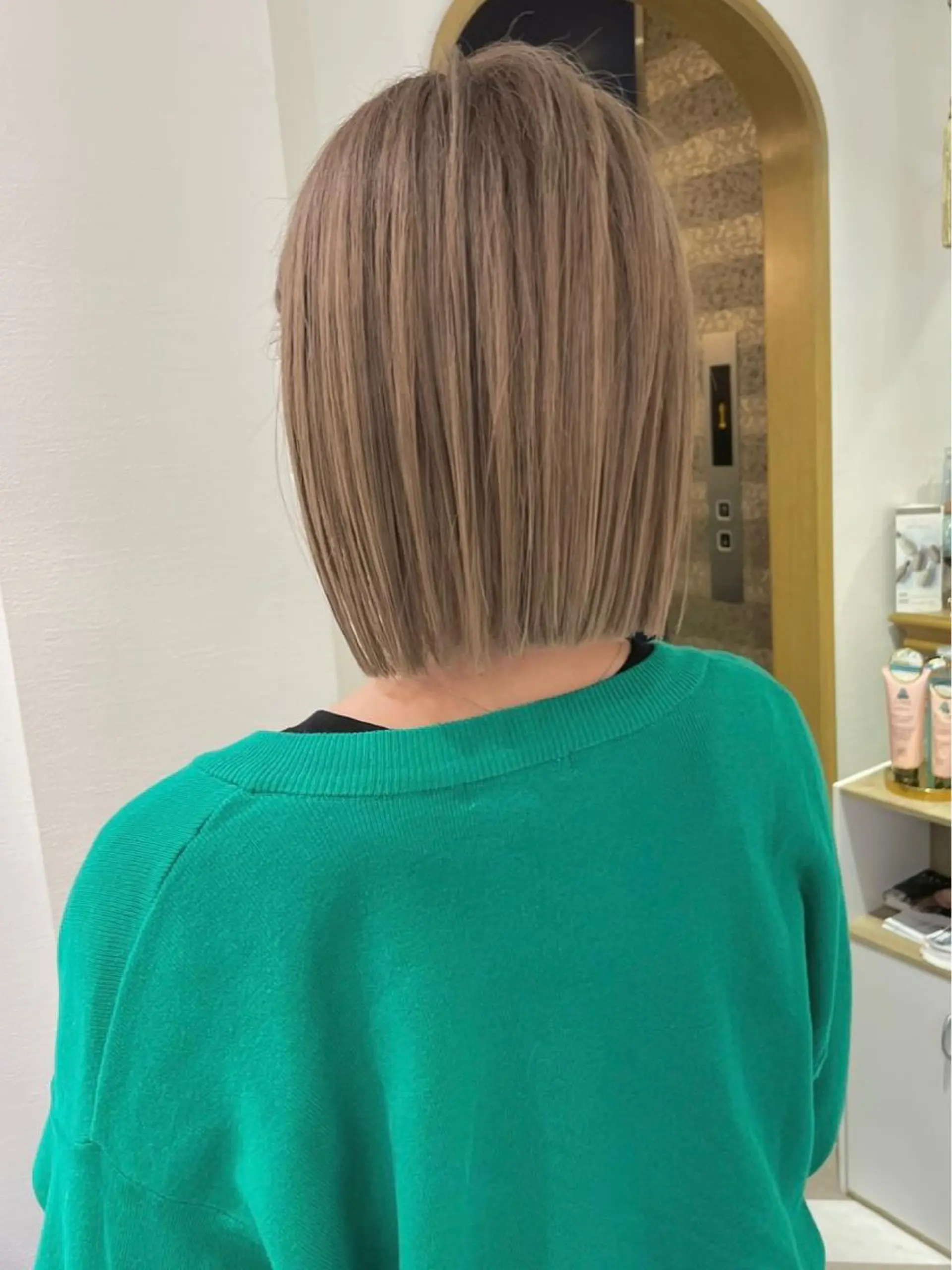 ショート カラー ハイトーンカラー ボブ Londnaitre MAHOのヘアスタイル