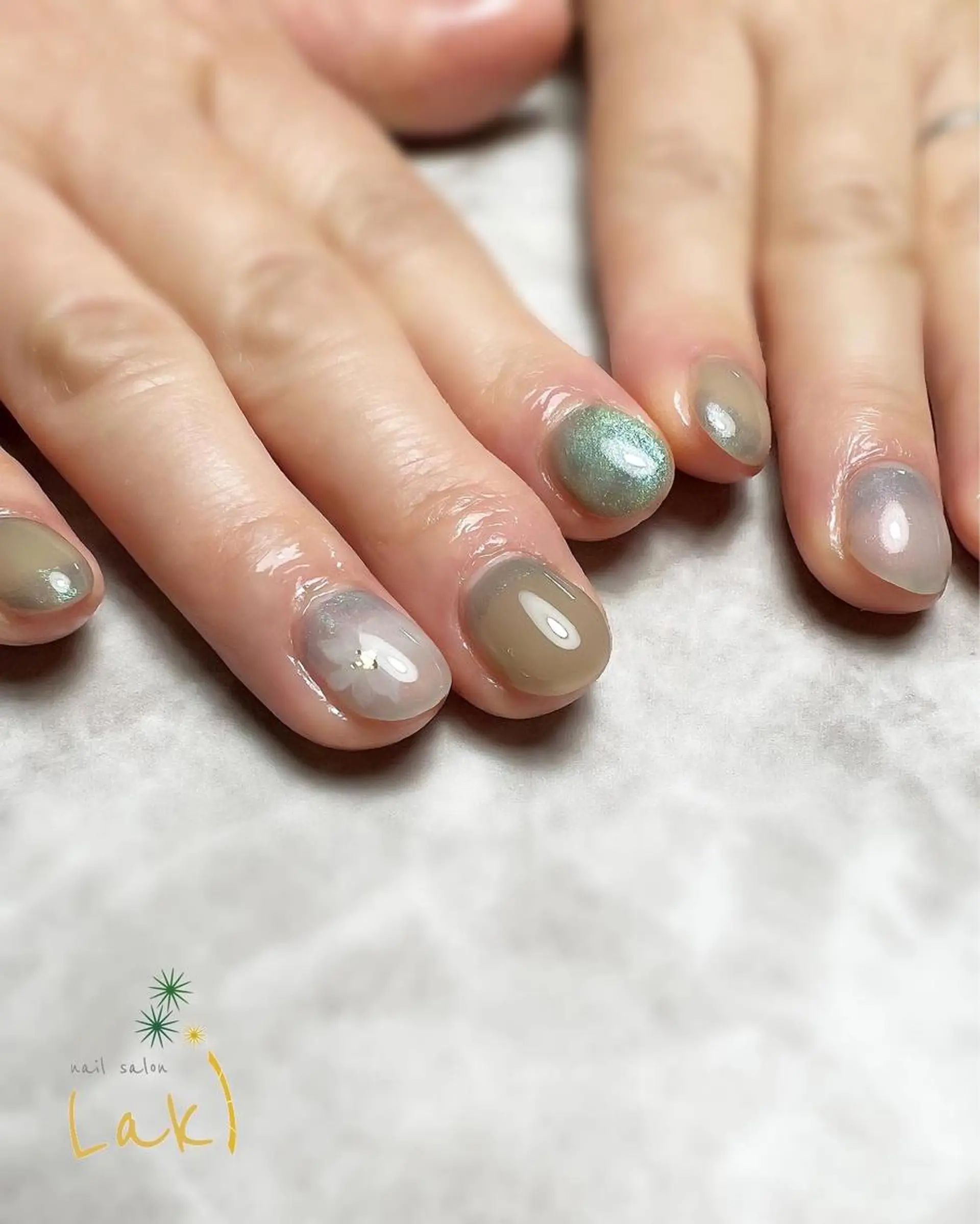 ショート ハンドネイル フットネイル NAILsalon Laki(ラキ)のネイルデザイン