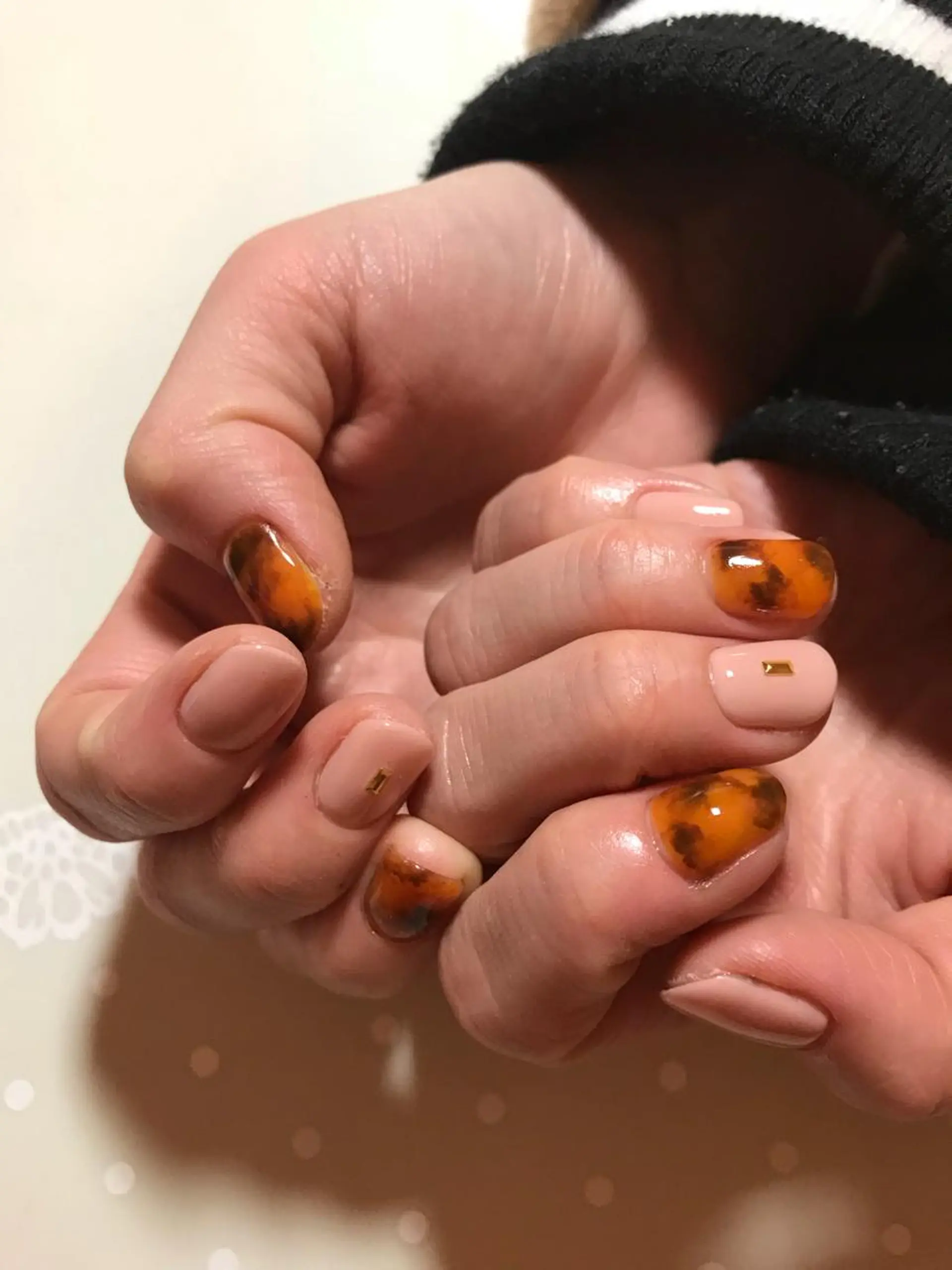 ネイル アートネイル べっ甲ネイル atelier chic+所属・atelier chic+のネイルデザイン