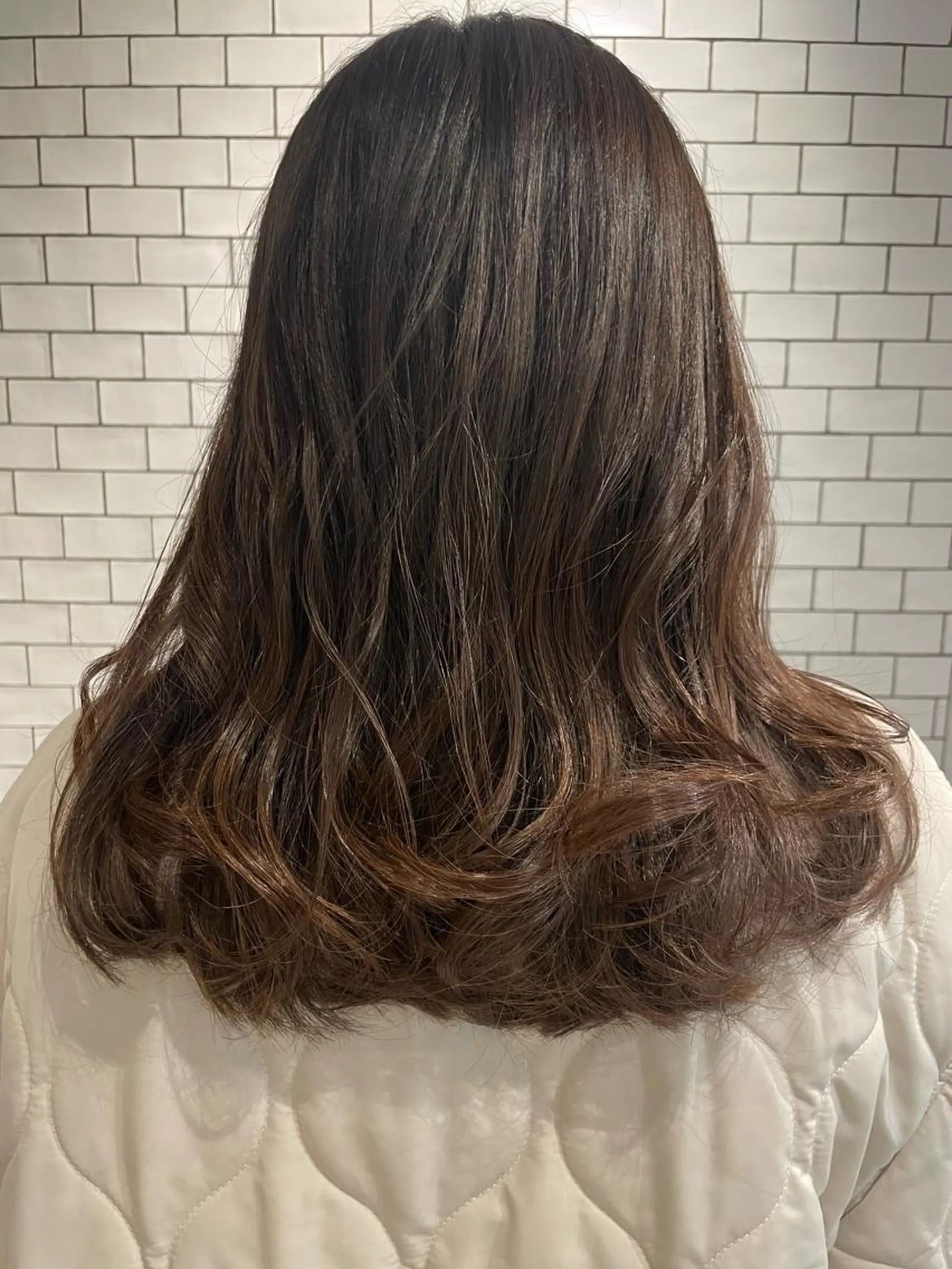 セミロング カラー EIGHT MAYUのヘアスタイル