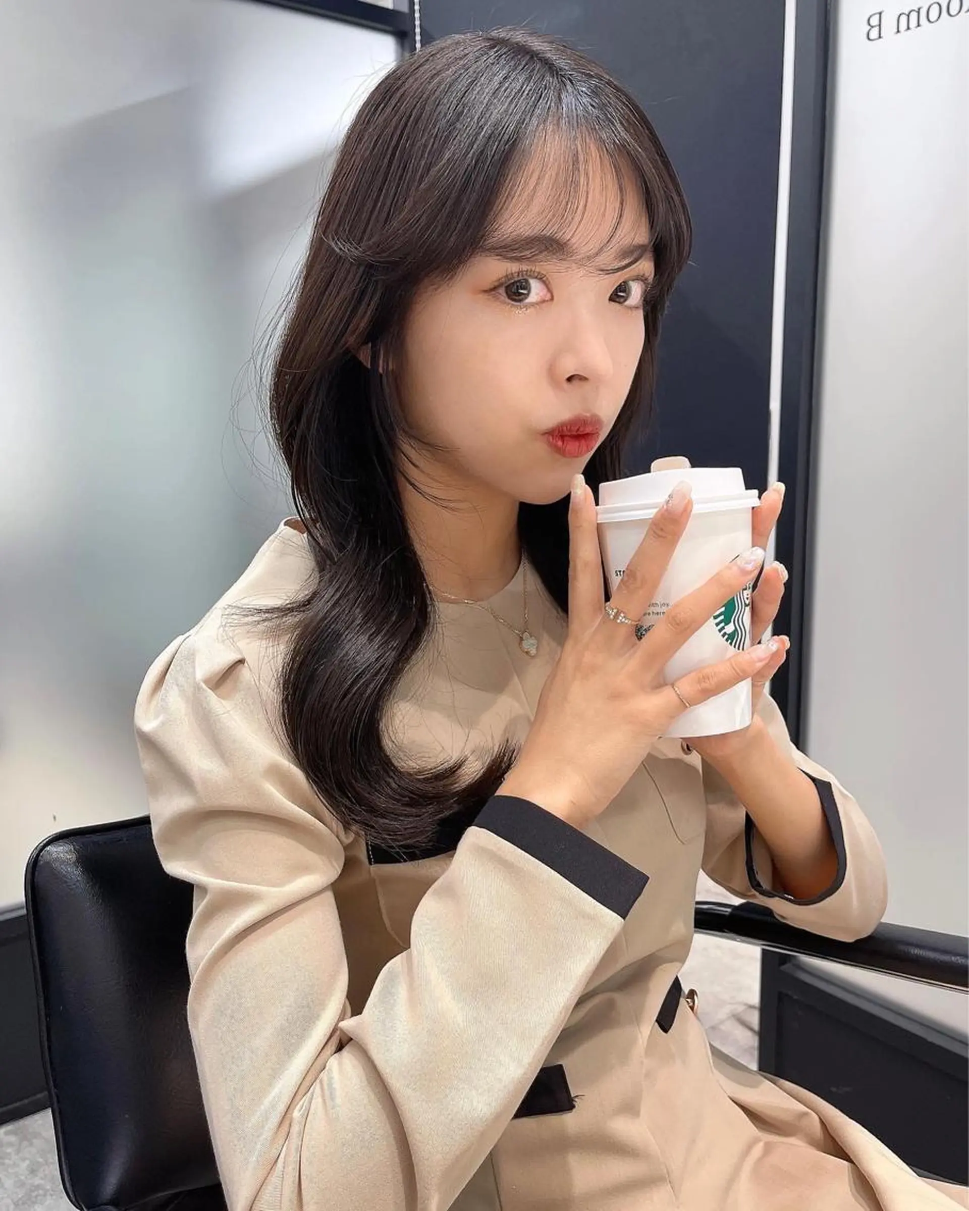 ロング レイヤーカット カット ヘアカラー トリートメント 韓国レイヤーカット 髪質改善▫️水野有真のヘアスタイル