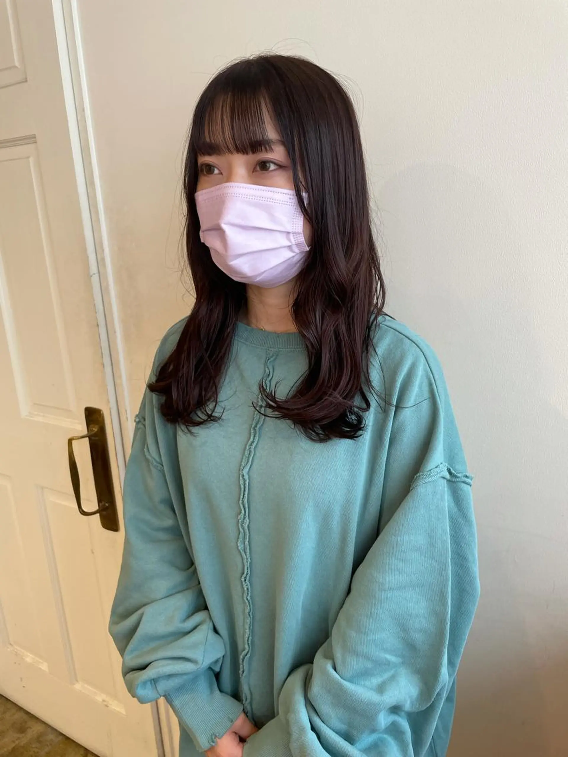 セミロング カラー ブラウンカラー ピンクカラー ピンクブラウン カット ヘアカラー トリートメント MIOベージュカラー 柔らかいカラーのヘアスタイル