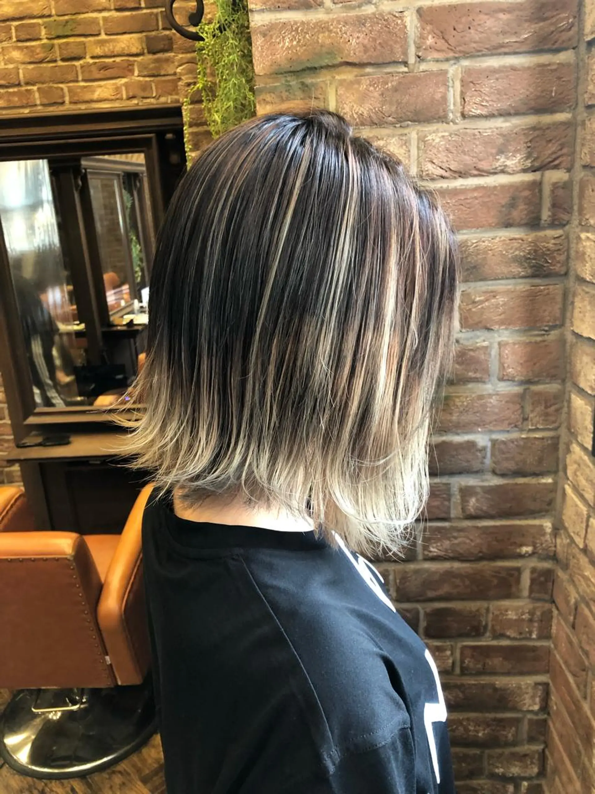 ミディアム 外国人風カラー レイヤーカット ヘアカラー リュドール名古屋所属・浜田 敦史のヘアスタイル
