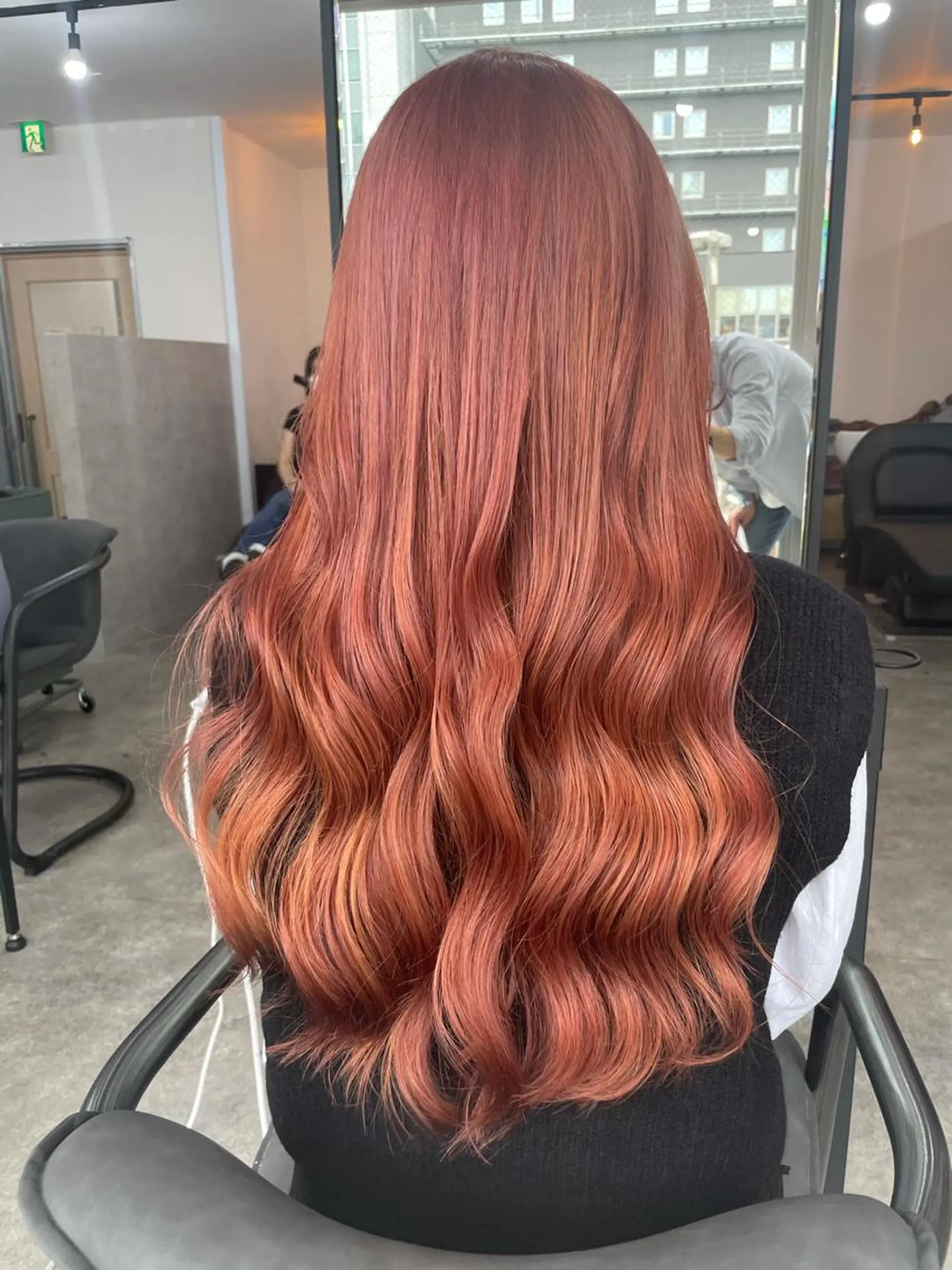 セミロング カラー パーマ ヘアアレンジ メンズ キッズ ネイル マツエク・マツパ メンズバレイヤージュ メンズブリーチ フェードカット メンズハイライト メンズインナーカラー メンズ特化 しゅうへいのヘアスタイル