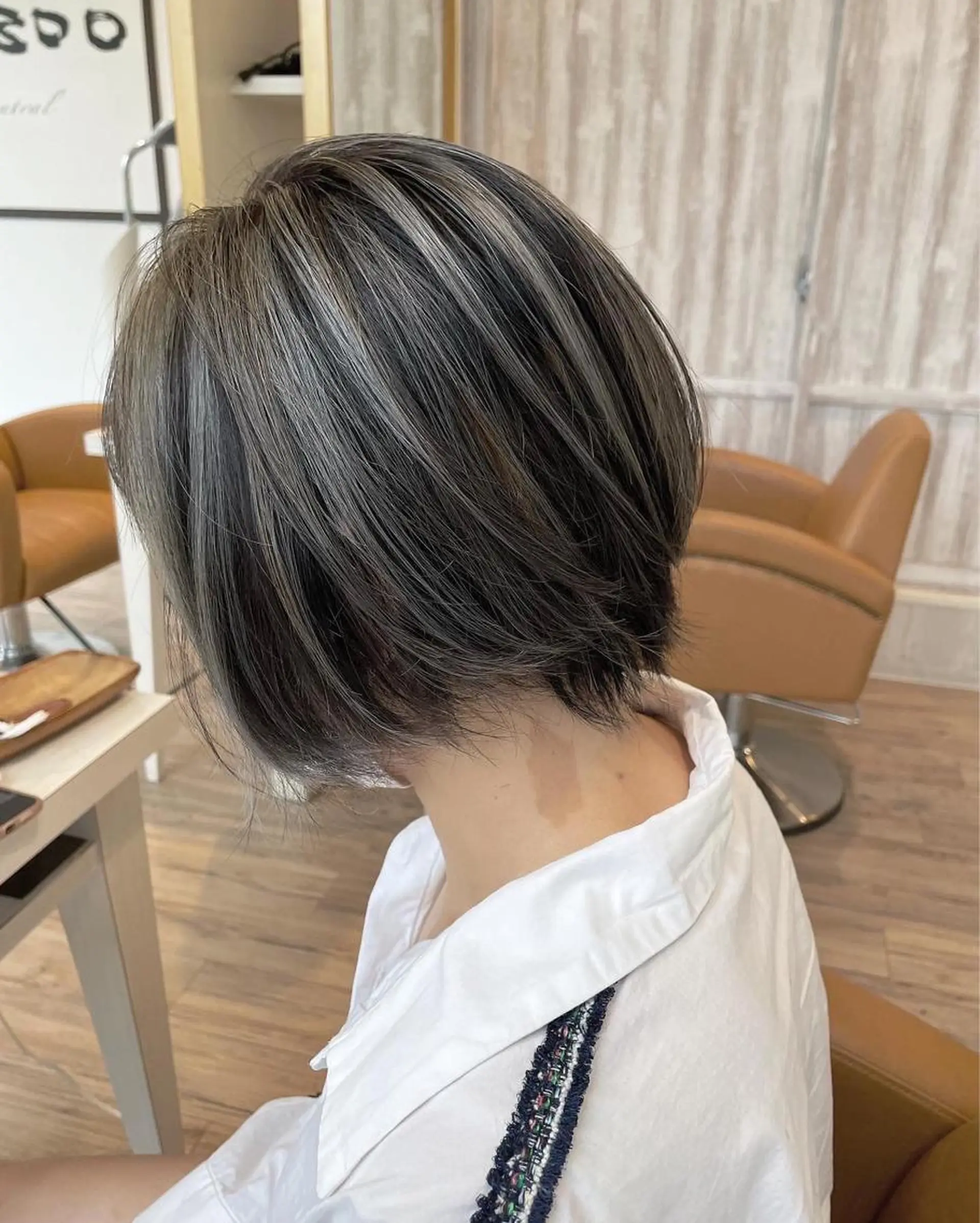 ショート カラー アッシュ バレイヤージュ 外国人風カラー レイヤーカット ショートヘア ヘアカラー トリートメント 河合秀明/ハイライト /インナーカラーのヘアスタイル