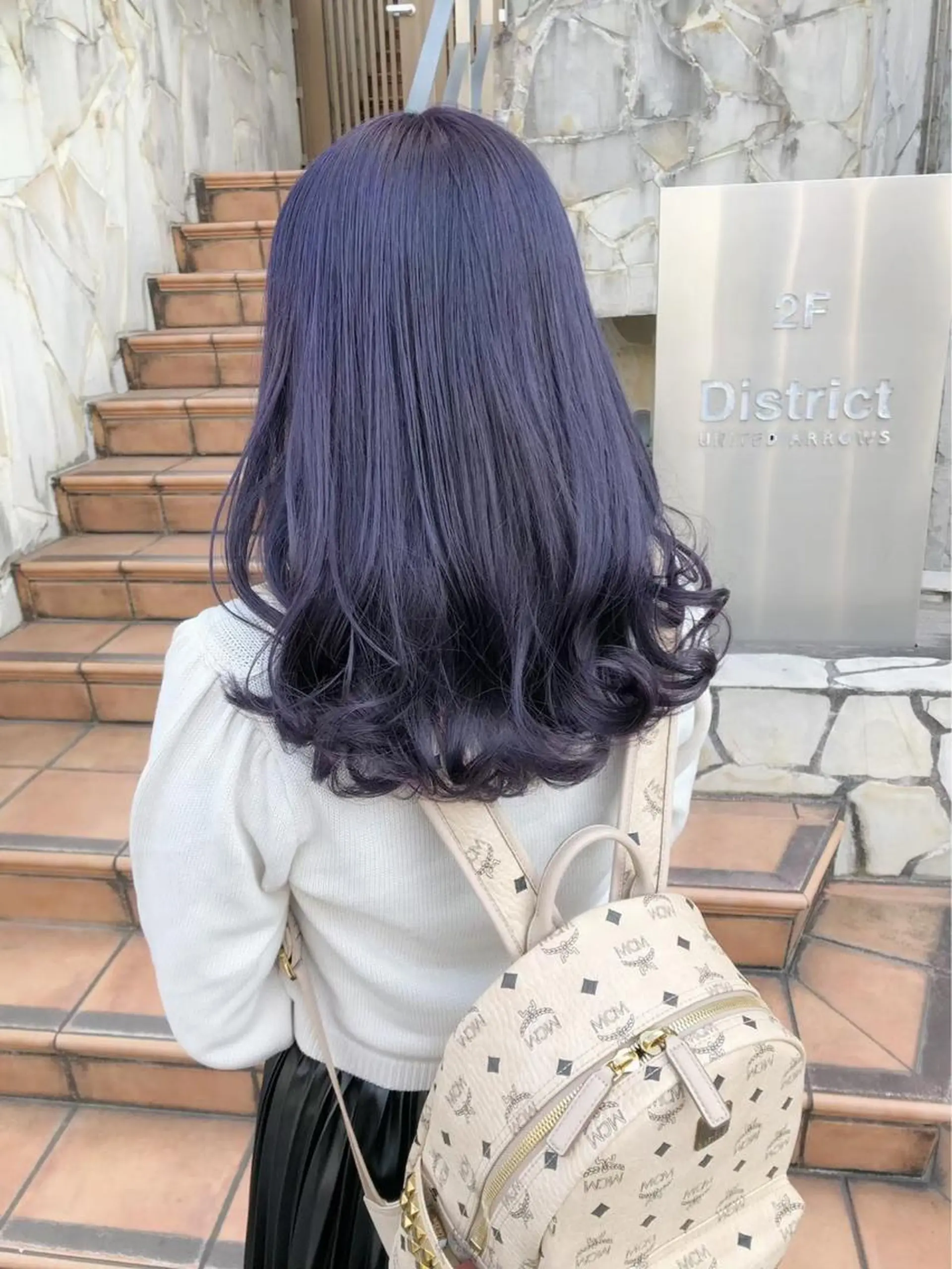 セミロング カラー ヘアアレンジ アッシュ アッシュグレー アッシュグレージュ バレイヤージュ ミストバング Bob&ハイトーン 専門家CHIHIROのヘアスタイル