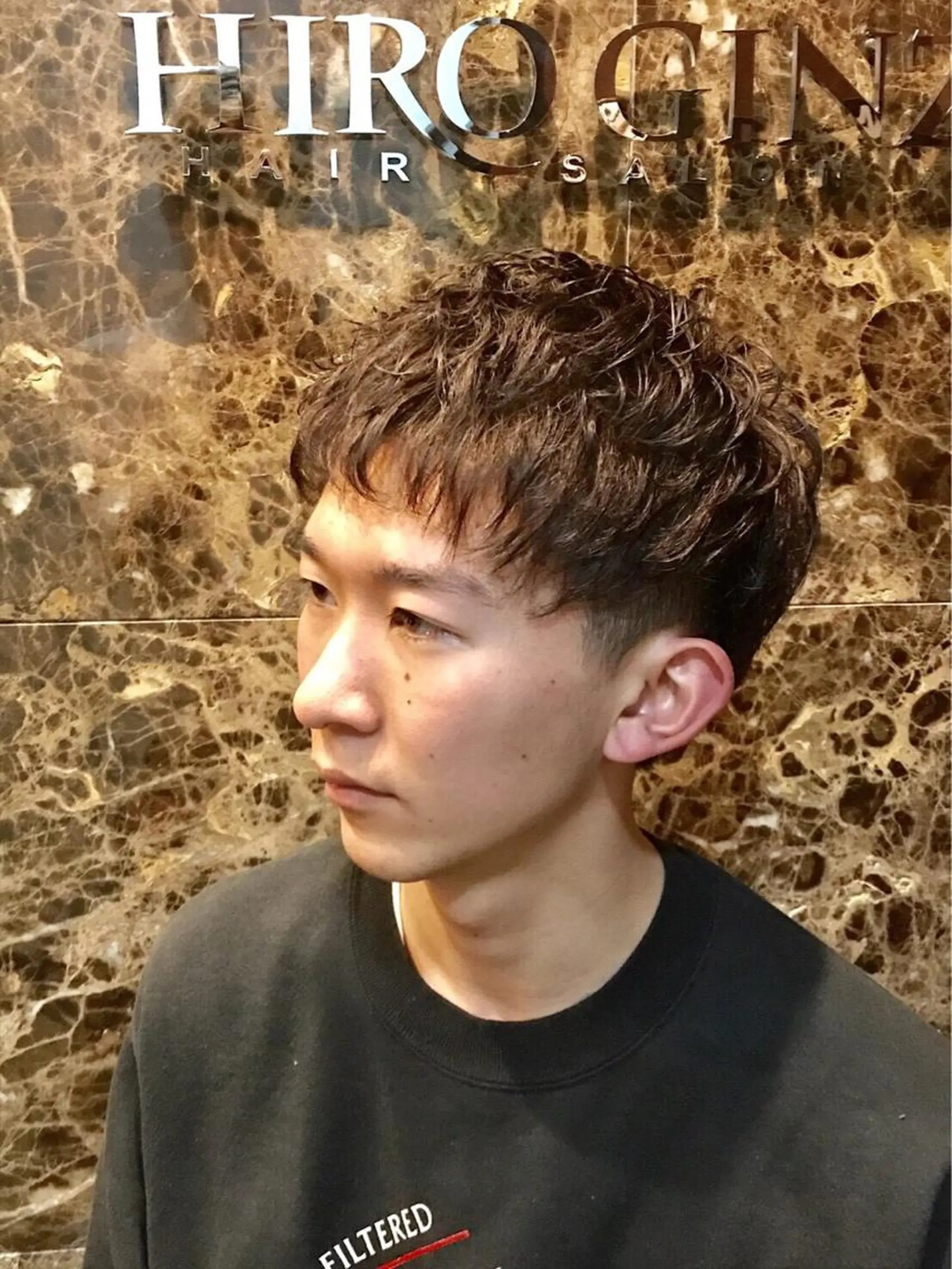 ショート パーマ メンズ 岡本 耕太郎のヘアスタイル