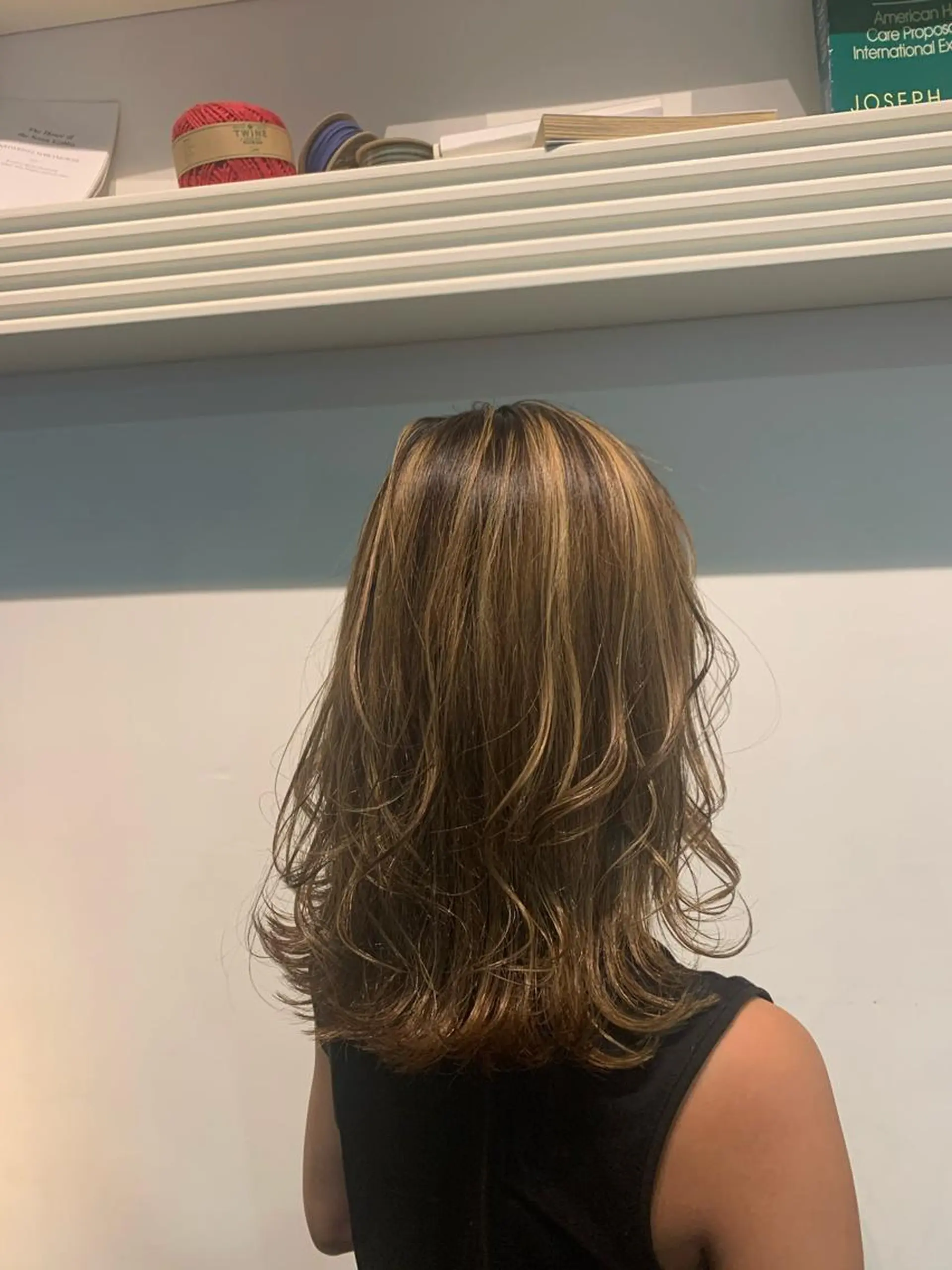 ミディアム レイヤーカット ヘアカラー トリートメント ヘッドスパ ヘアセット 山口 竣也のヘアスタイル