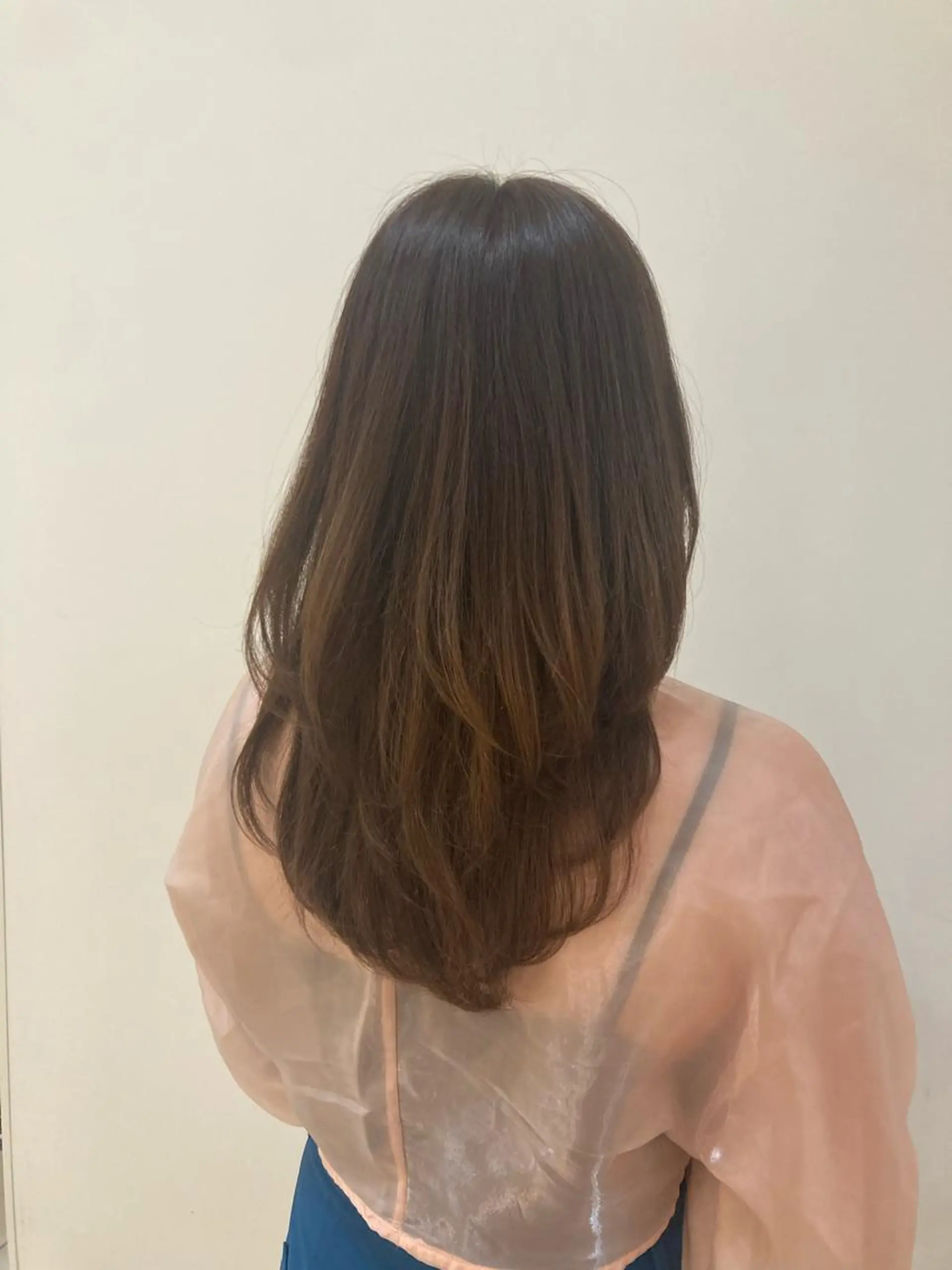 ロング 顔周りカット レイヤーカット カット 品田 真里のヘアスタイル