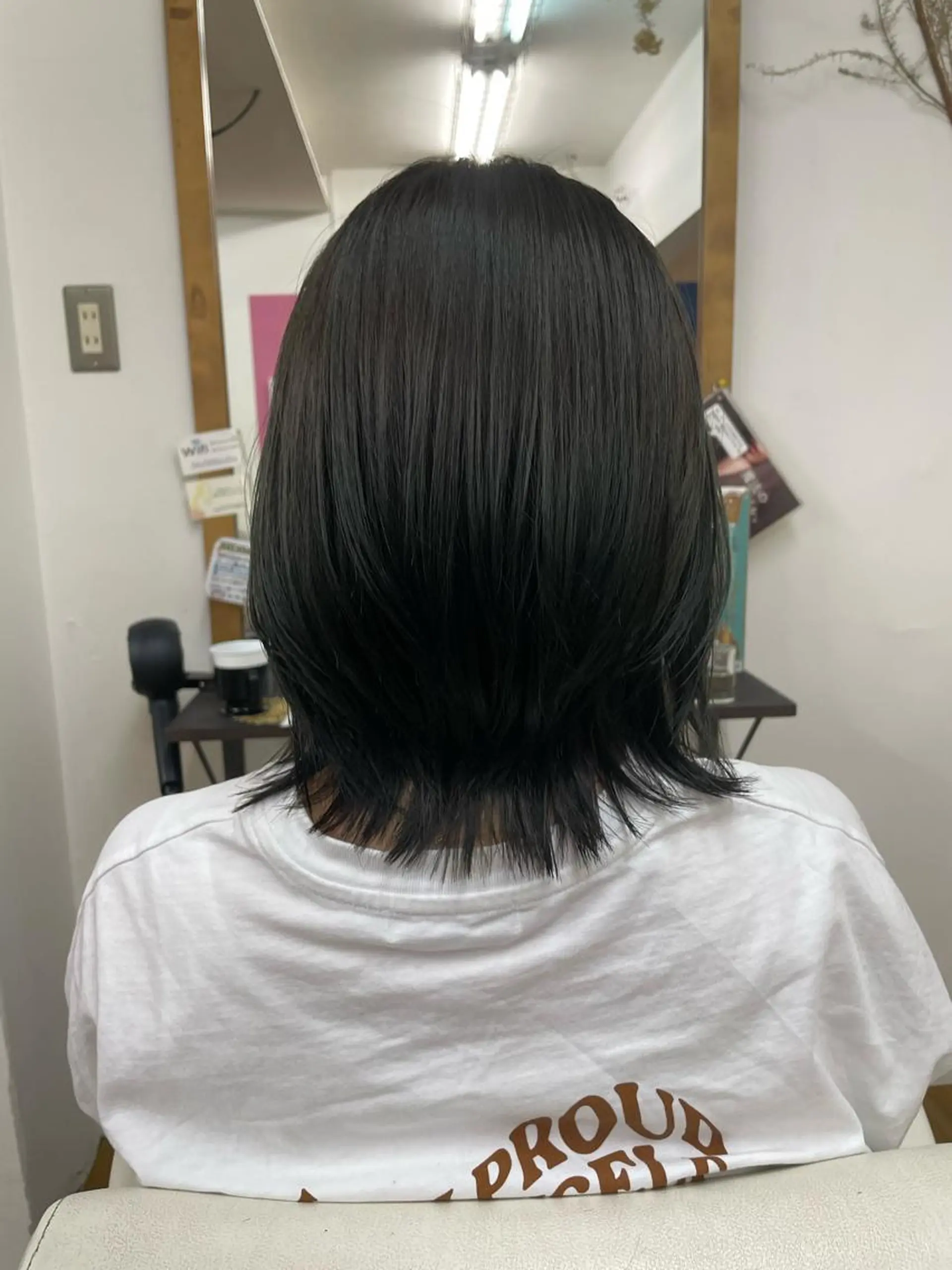 ミディアム カラー オリーブカラー レイヤーカット ウルフカット カット JERICHO HAIR所属・河野 由佳の眉毛・アイブロウイメージ