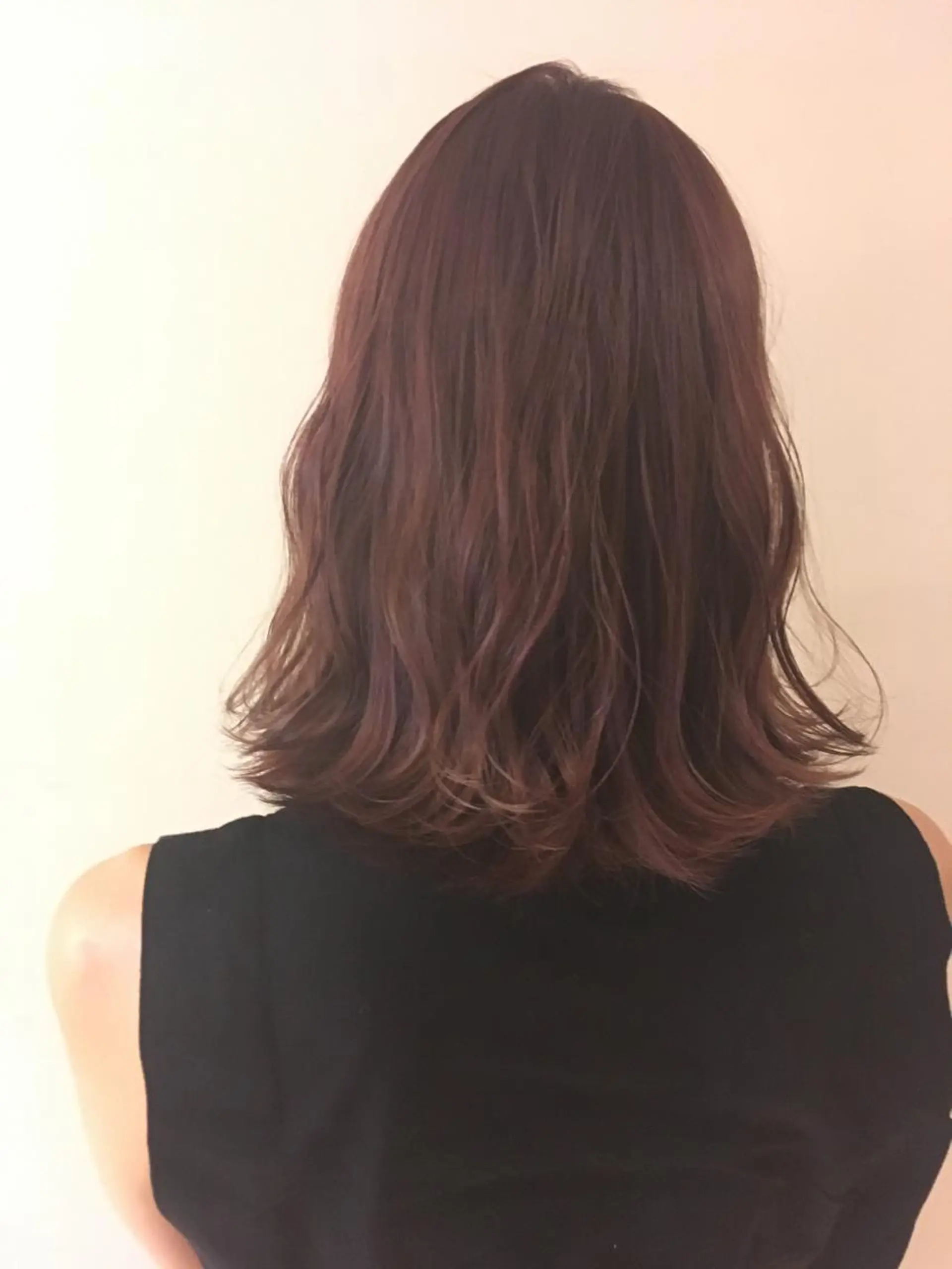 セミロング カラー ブリーチ ピンクカラー 🌿椿 夢来🌿のヘアスタイル