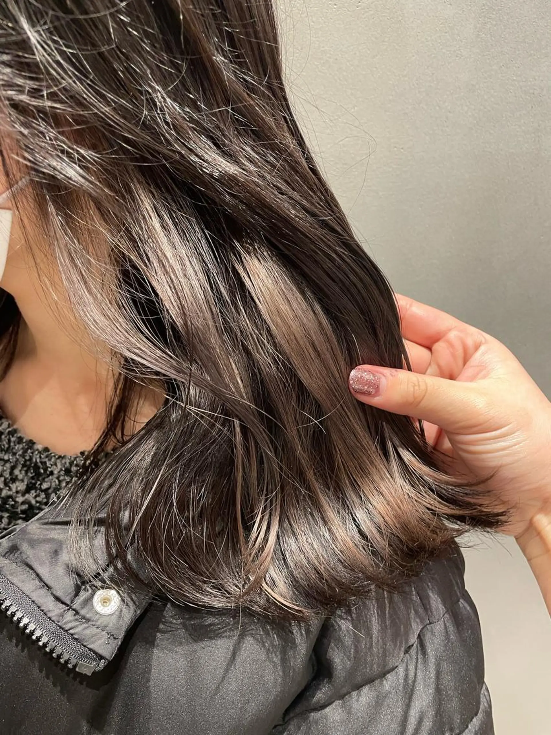 セミロング カラー グレージュ インナーカラー 森 遥菜のヘアスタイル