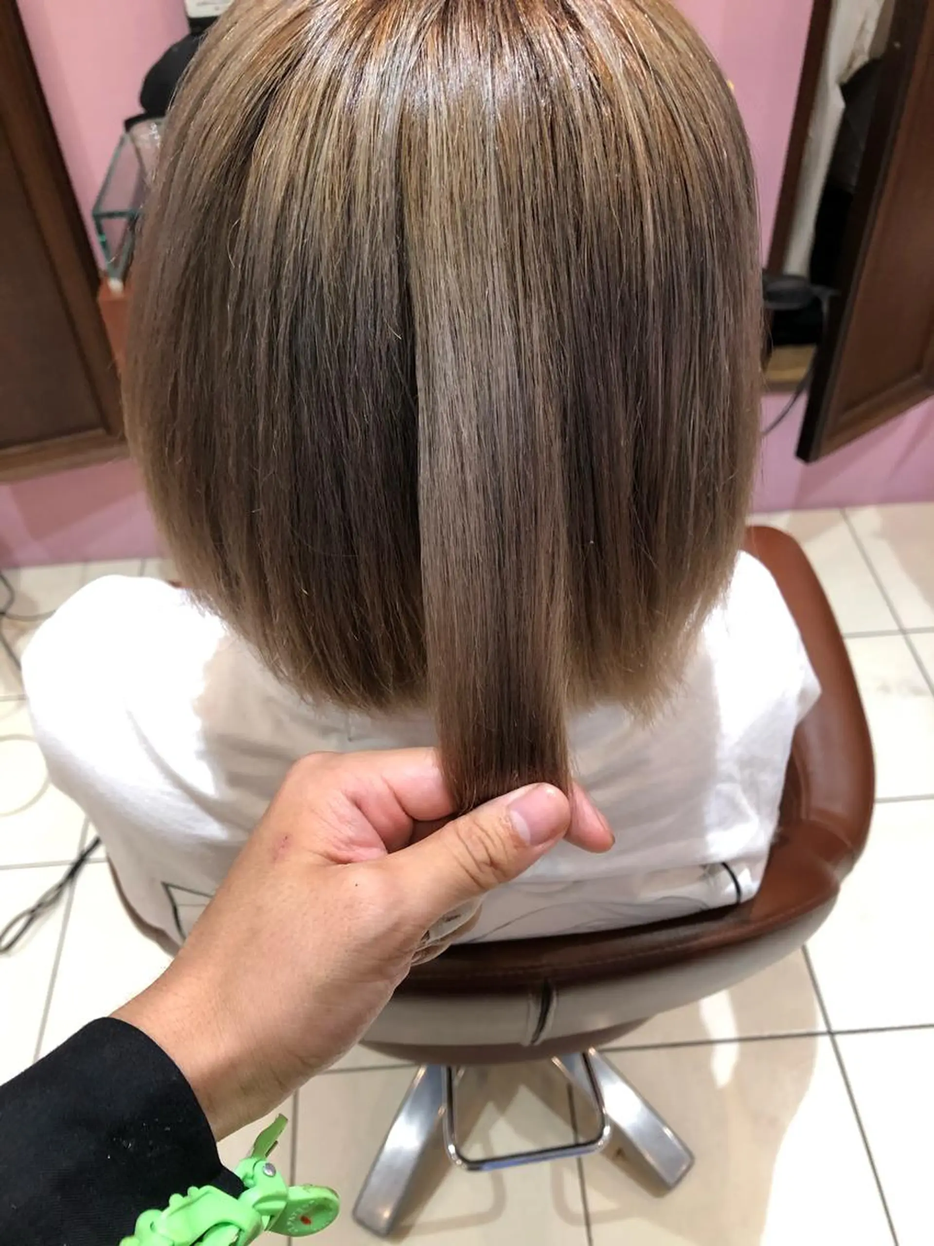 ショート カラー ベージュカラー ミルクティーベージュ 大阪長居🌱野見山 卓也のヘアスタイル