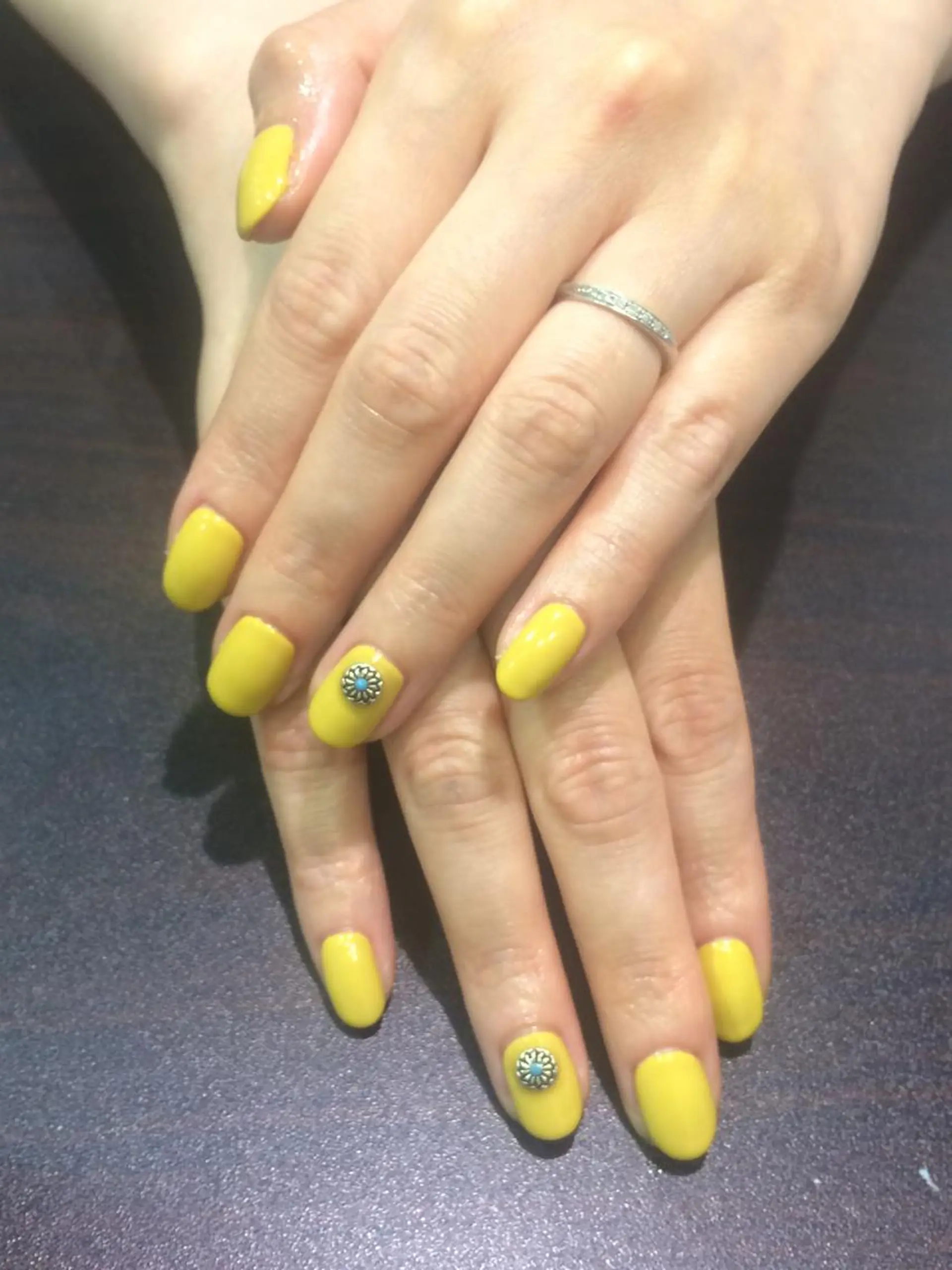 ネイル ワンカラーネイル ストーンネイル M nail はやまうららのネイルデザイン