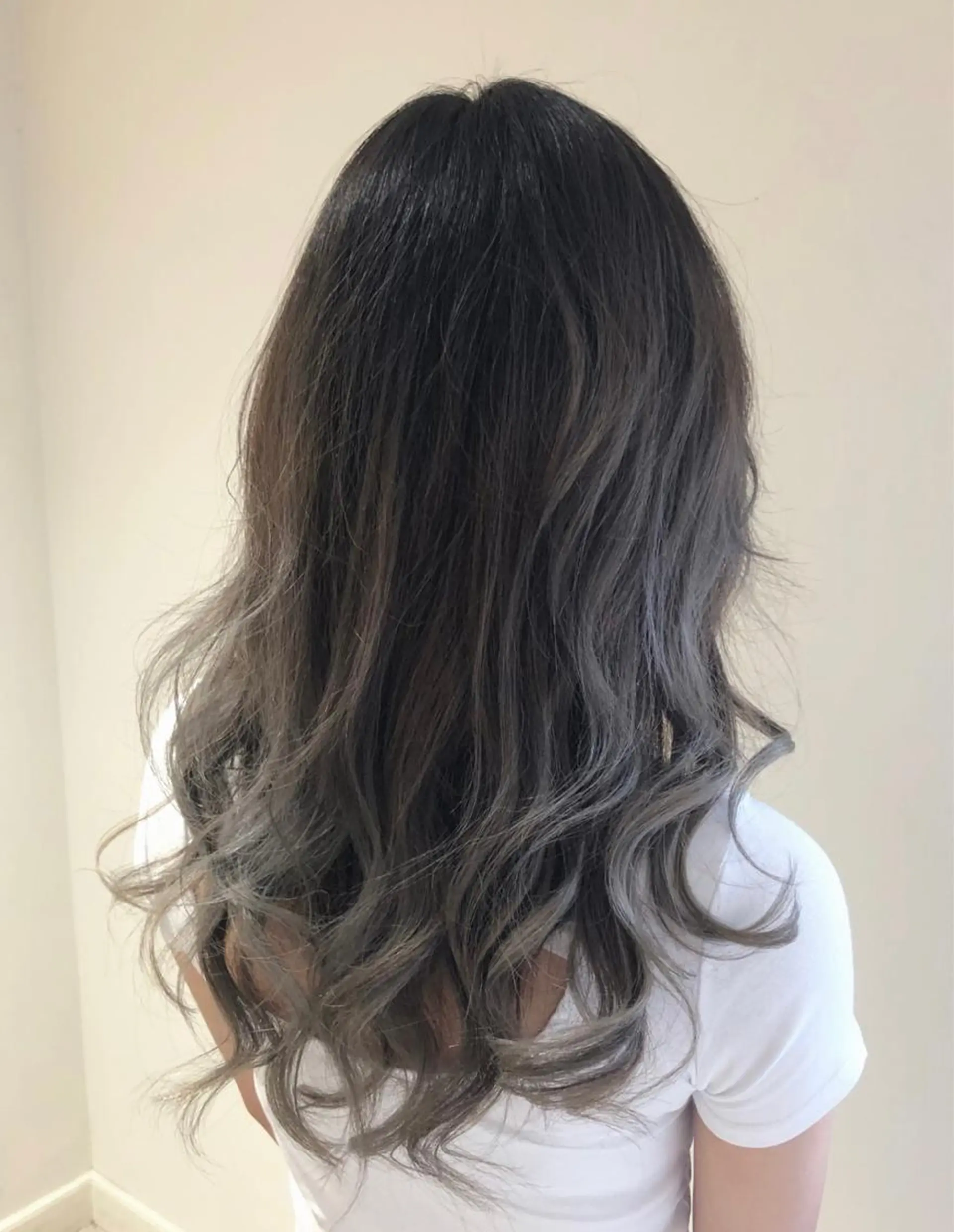 ロング ハイライト 髪質改善 レイヤーカット トリートメント 🌷かわばた めい🌷のヘアスタイル