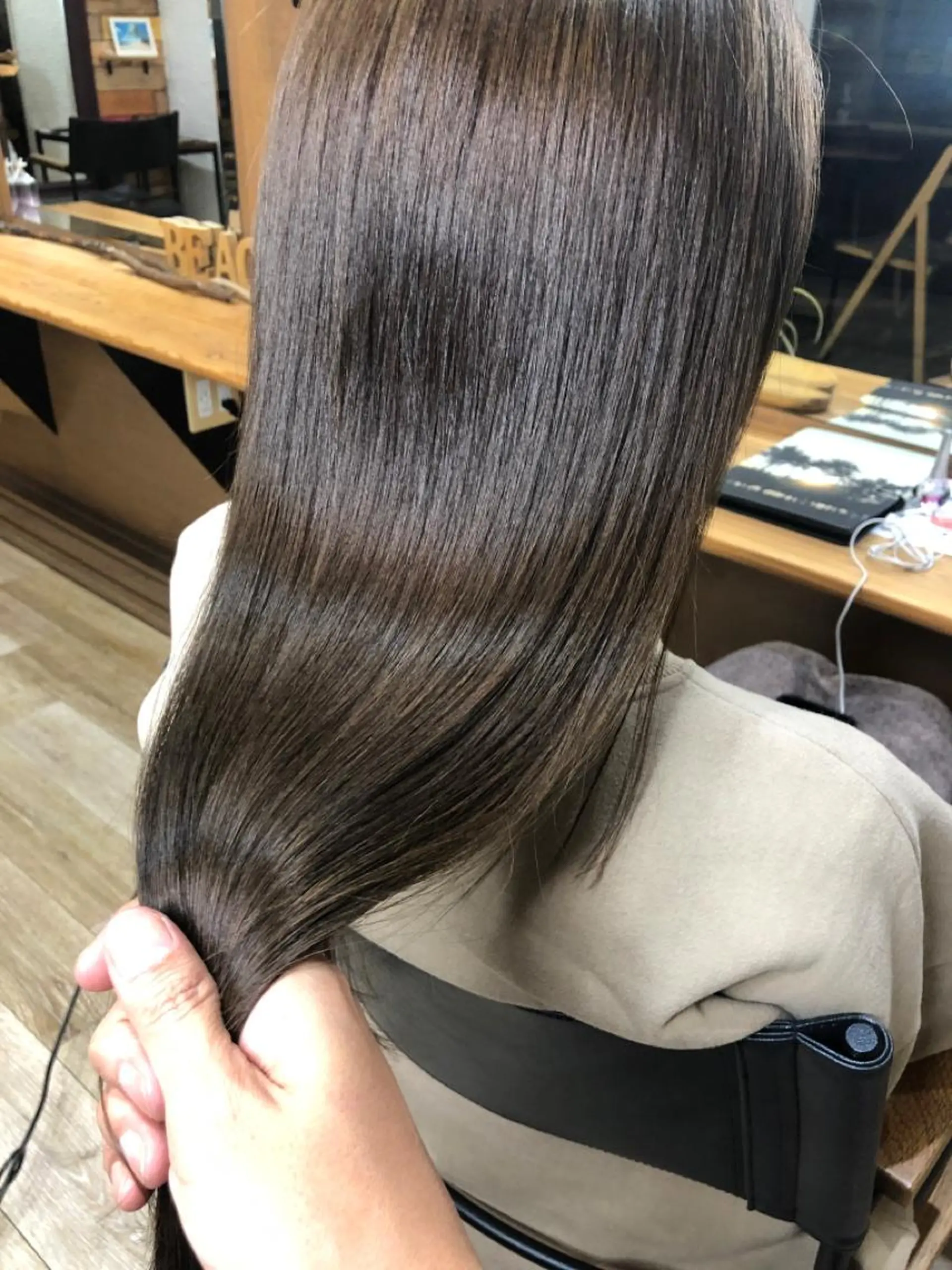 セミロング トリートメント hair salon Arllon(アルロン)所属・酸性縮毛矯正　美髪 特化サロン　八百村のヘアスタイル