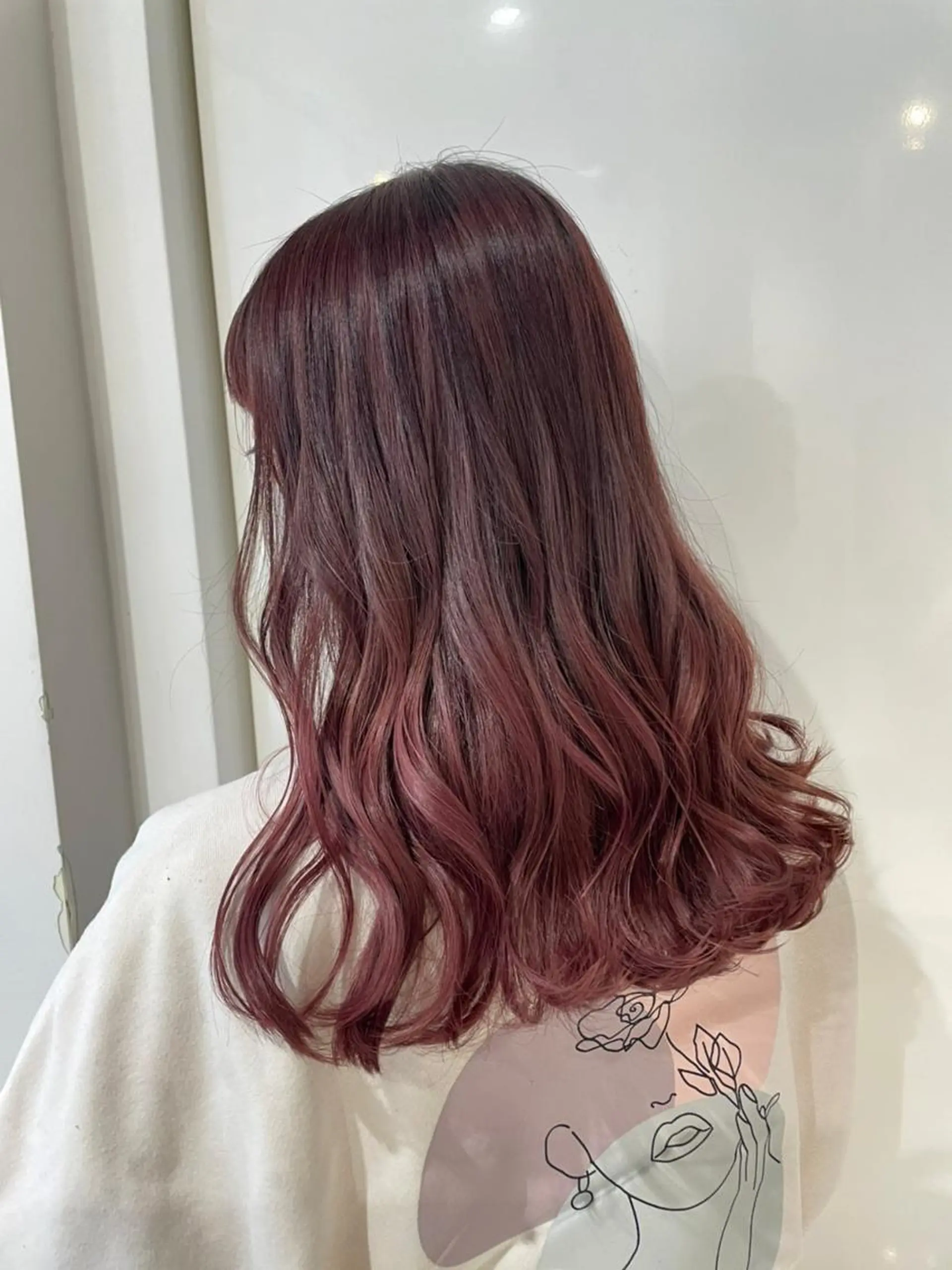 セミロング カラー ワンレンボブ アディクシーカラー アッシュ ベージュカラー ブリーチ 公式 Ease by amble luxeのヘアスタイル