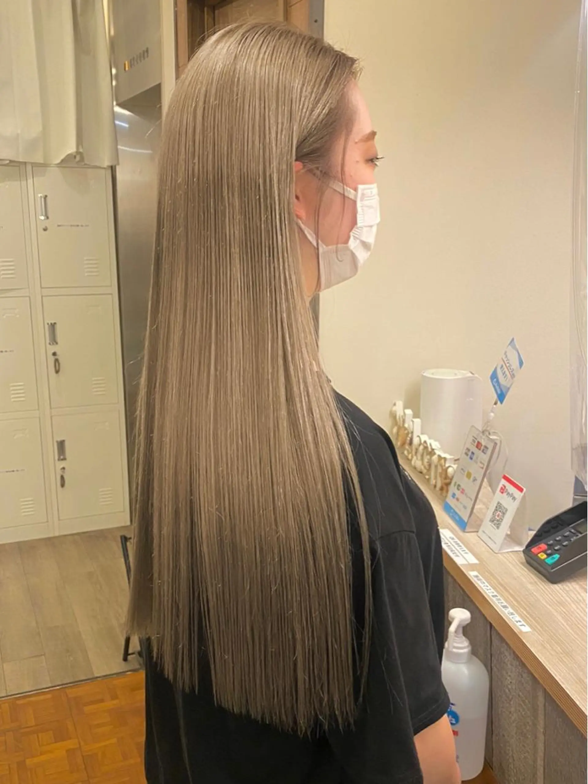 ロング カラー ベージュカラー ブロンド ミルクティーベージュ ANNA /艶髪/ハイトーンのヘアスタイル