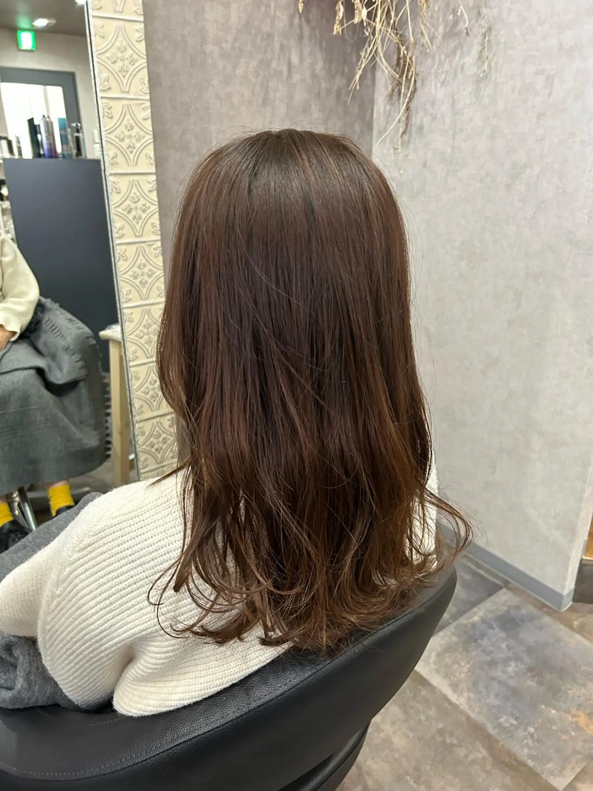 セミロング 顔周りカット レイヤーカット カット ヘアカラー トリートメント giniro所属・giniro ホソミのヘアスタイル