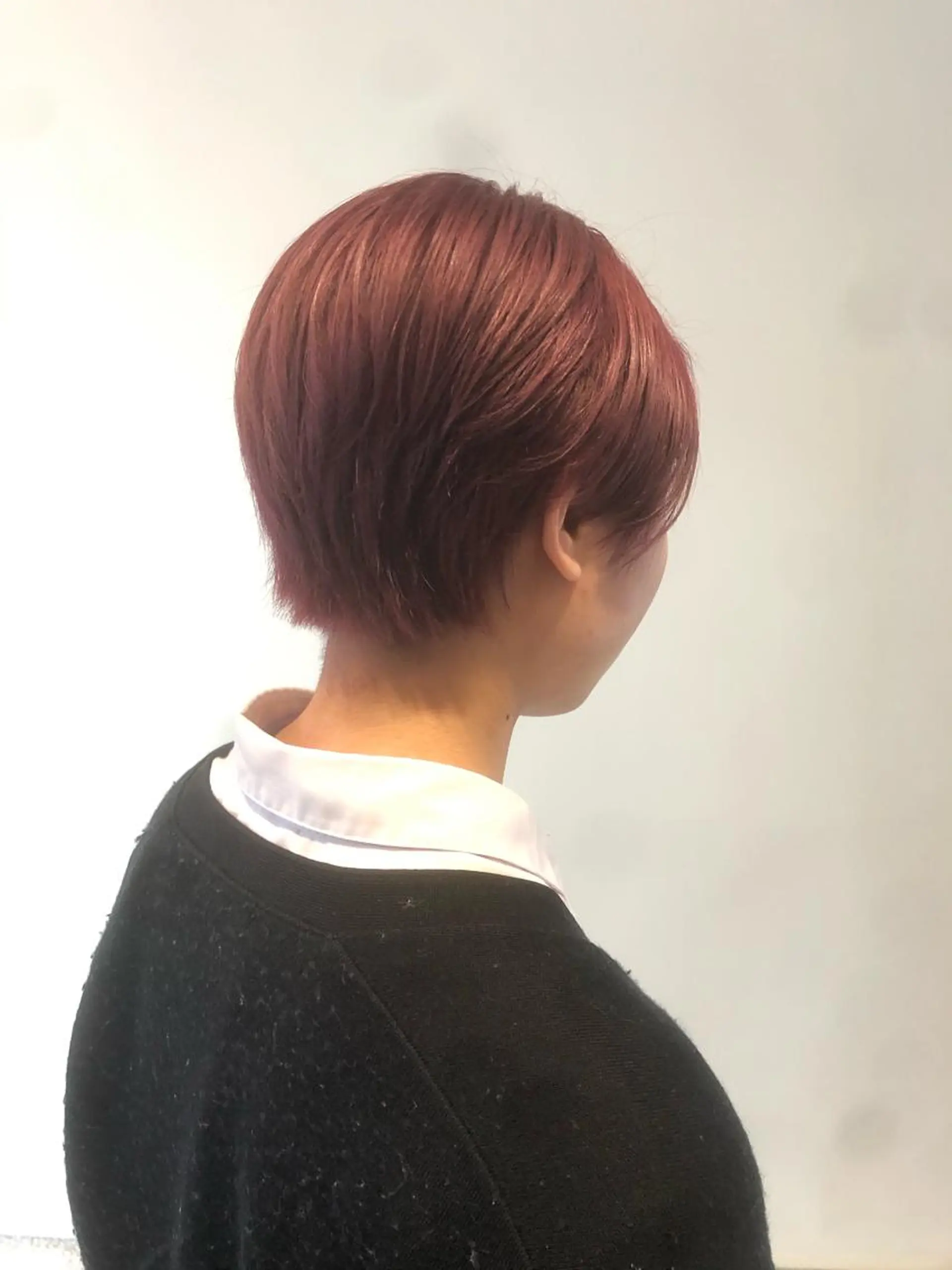 ショート カラー ブリーチ ピンクカラー ワタナベ テルマサのヘアスタイル