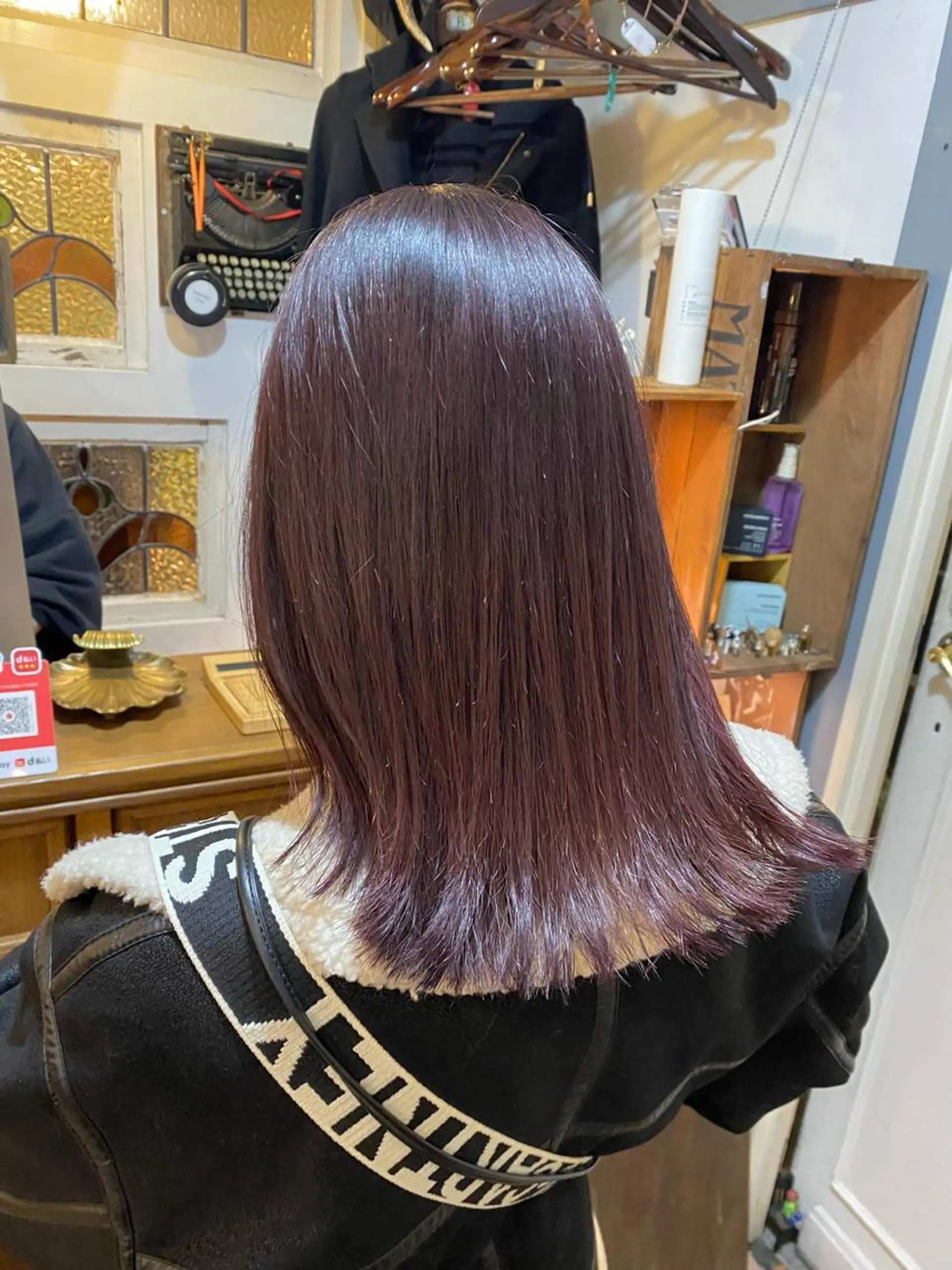 セミロング カラー ピンクカラー カット ヘアカラー トリートメント ヤスザトアヤノ ／レイヤー／オリーブのヘアスタイル