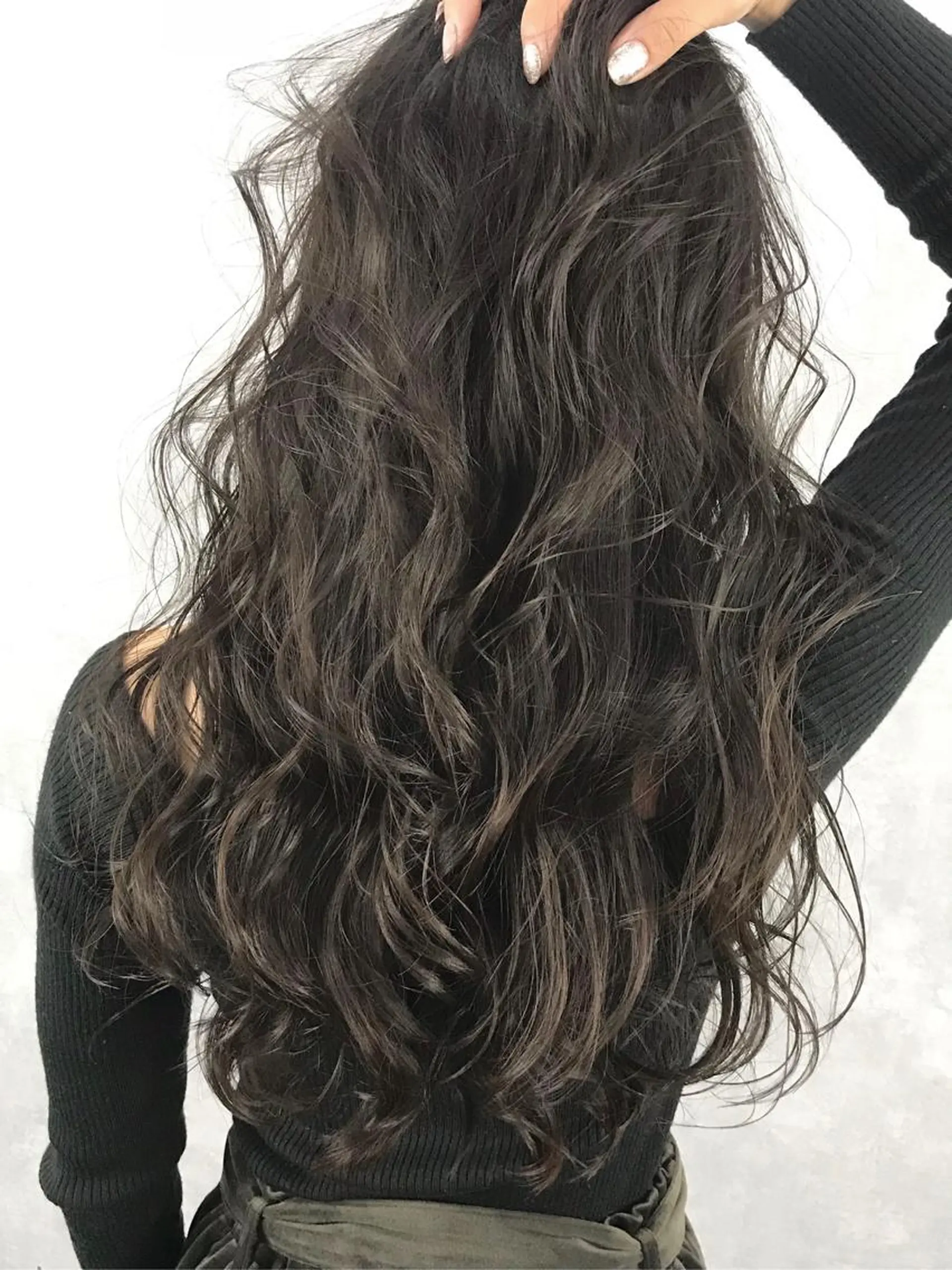 ロング カラー グレージュ ハイライトカラー ハイライト TOMOYAレイヤー ブリーチ縮毛矯正のヘアスタイル