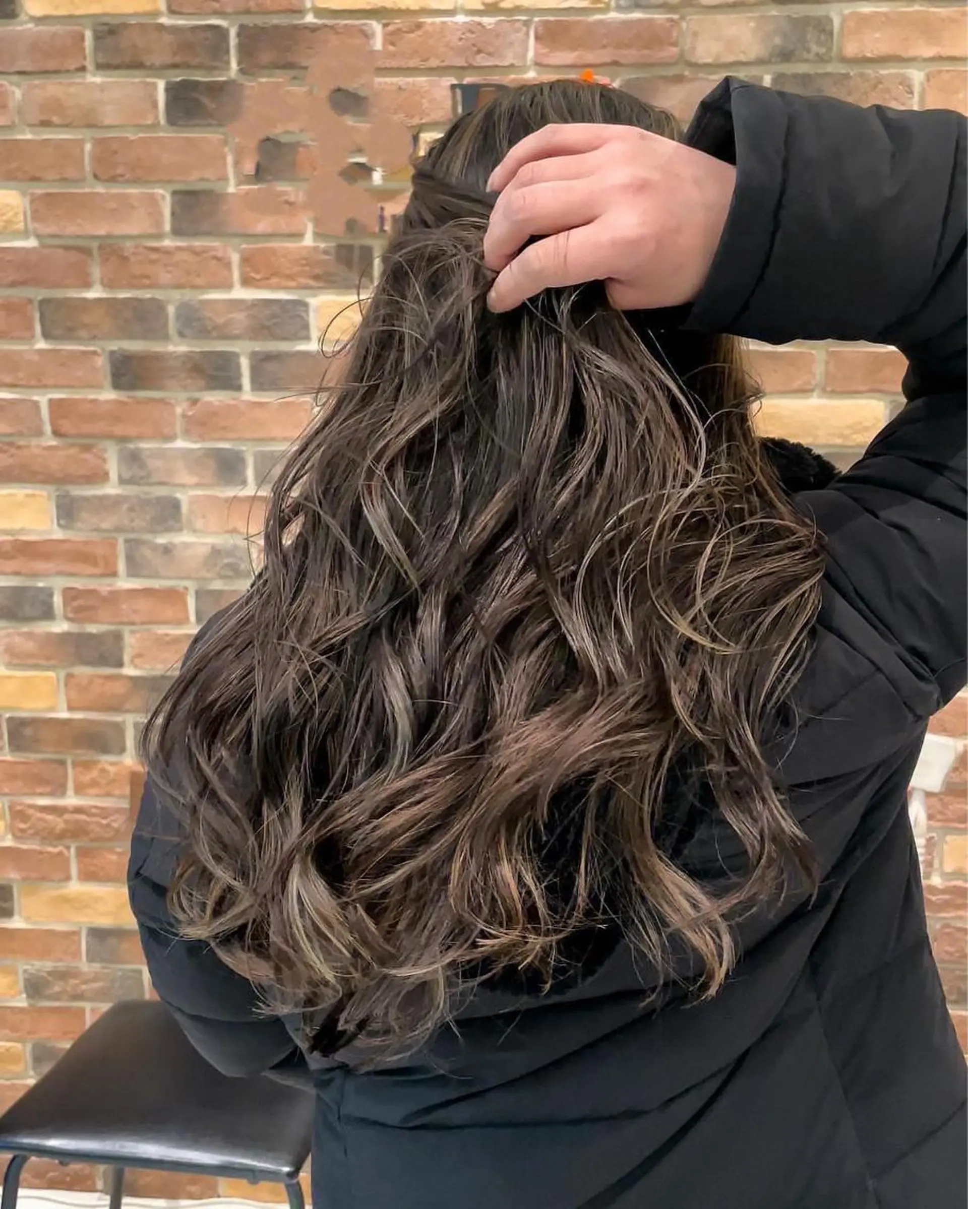 ロング カラー ヘアカラー トリートメント アイジマヒロ vagueのヘアスタイル