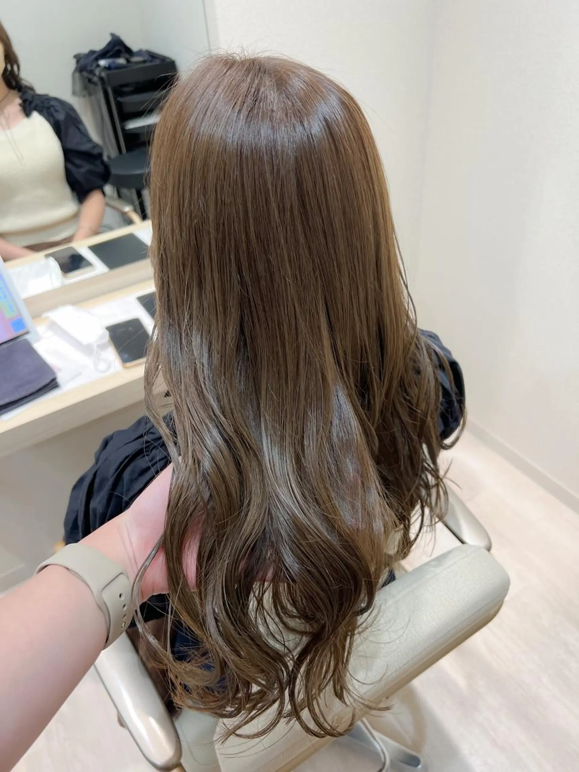ロング カット ヘアカラー トリートメント ヘッドスパ mina .のヘアスタイル