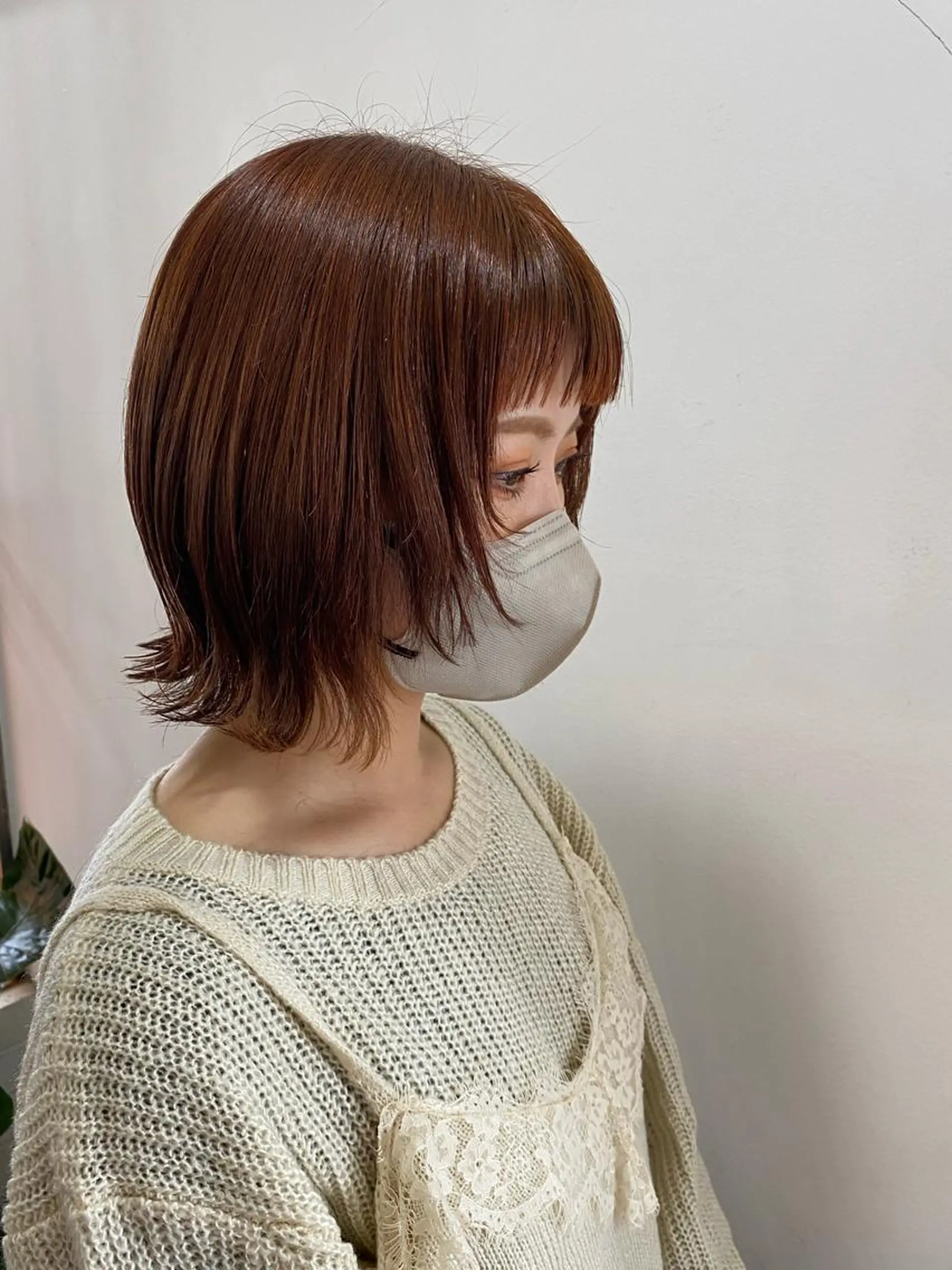 ミディアム カラー 切りっぱなしボブ オレンジ ボブ 顔まわりレイヤー 顔周りカット Kazaoka Saraのヘアスタイル